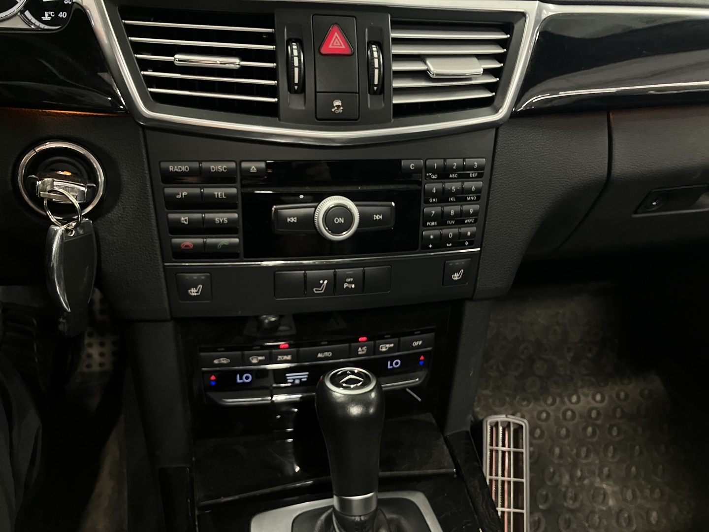 MERCEDES-BENZ E 2010