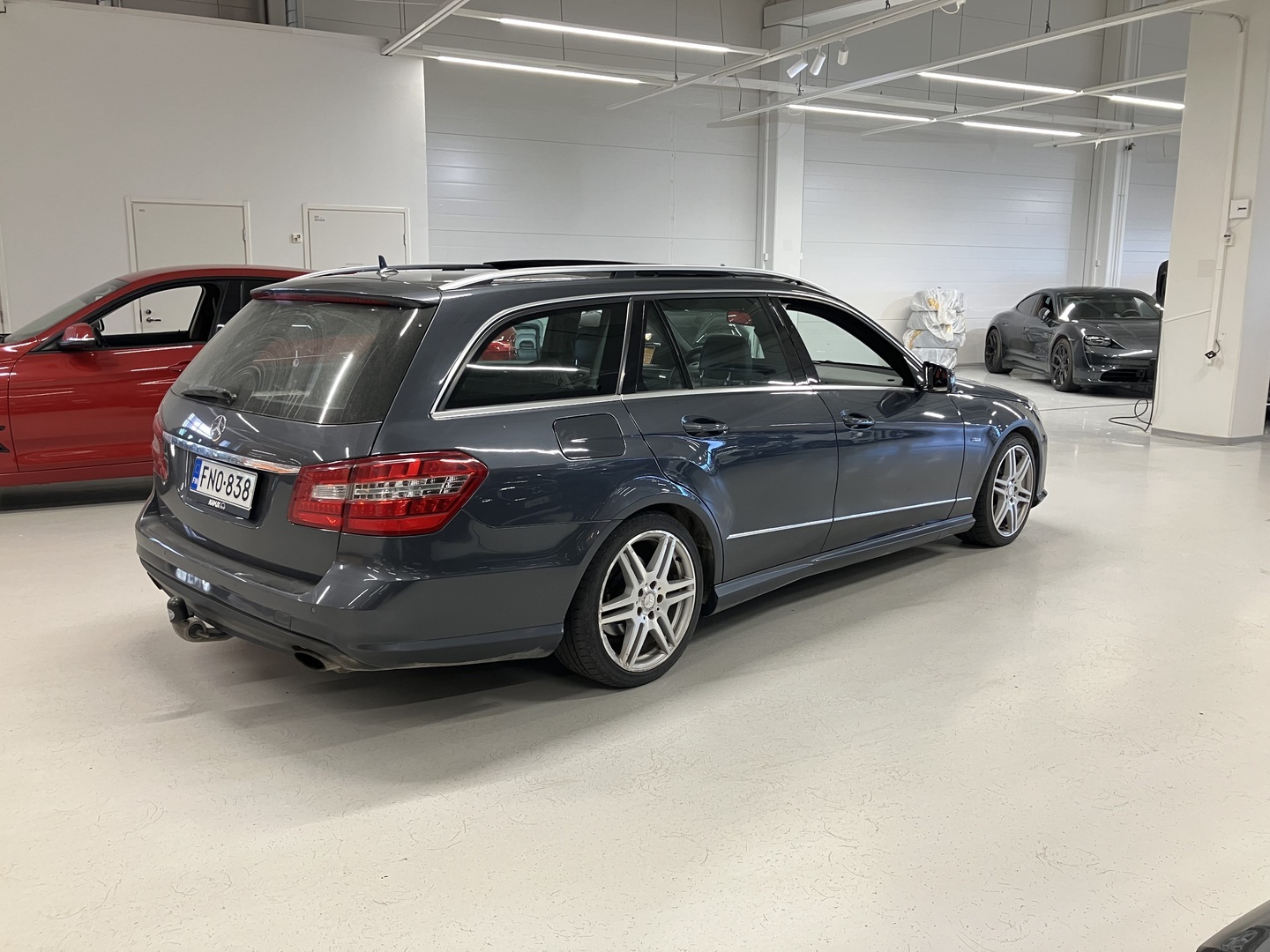 MERCEDES-BENZ E 2010