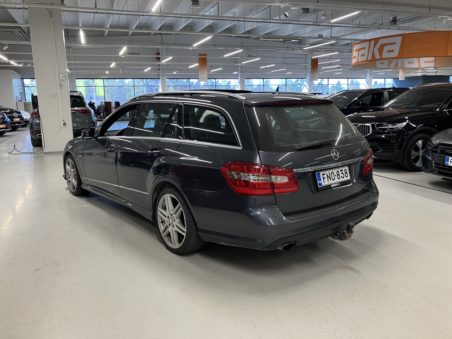MERCEDES-BENZ E 2010