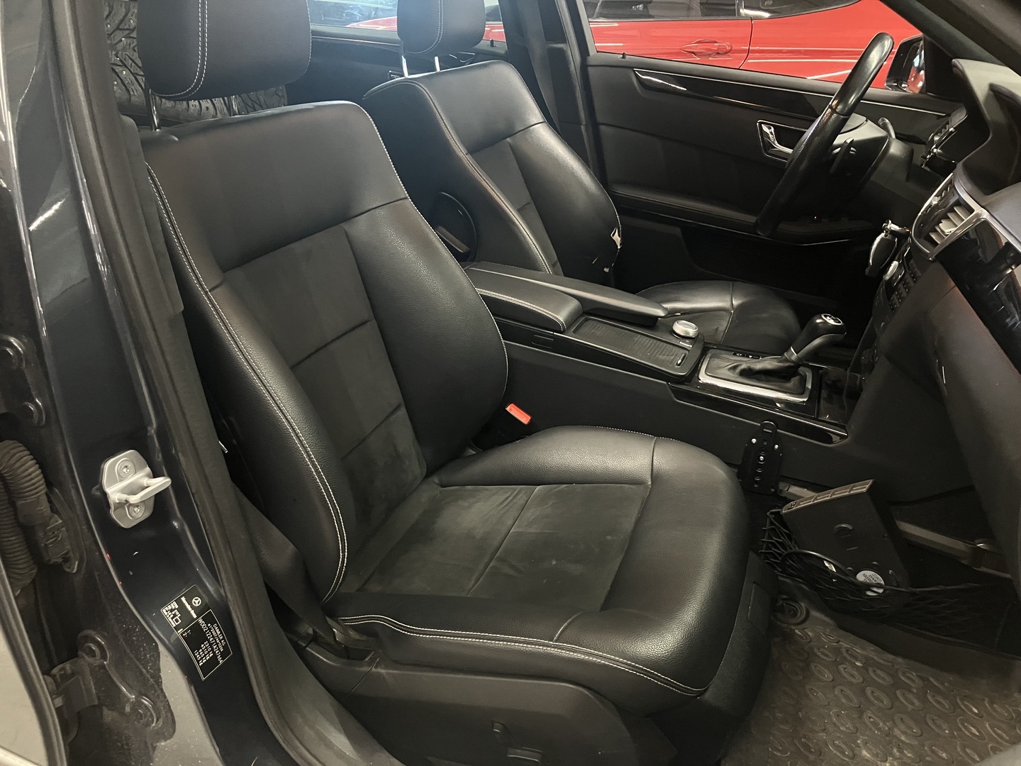MERCEDES-BENZ E 2010