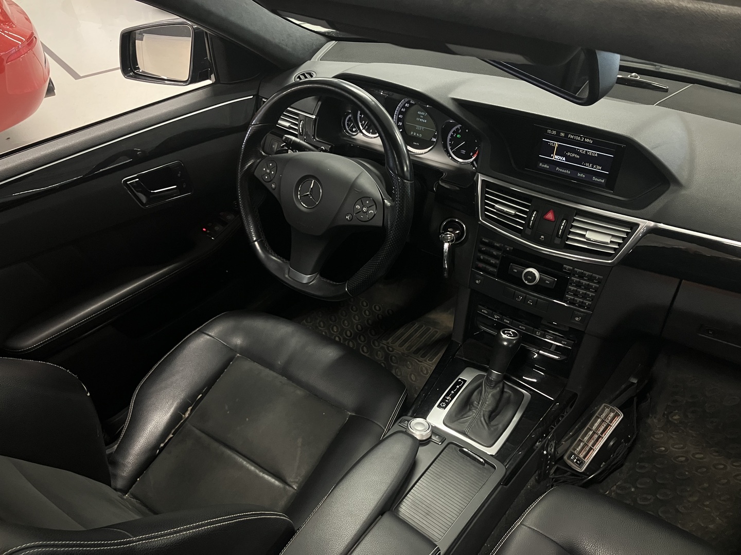 MERCEDES-BENZ E 2010