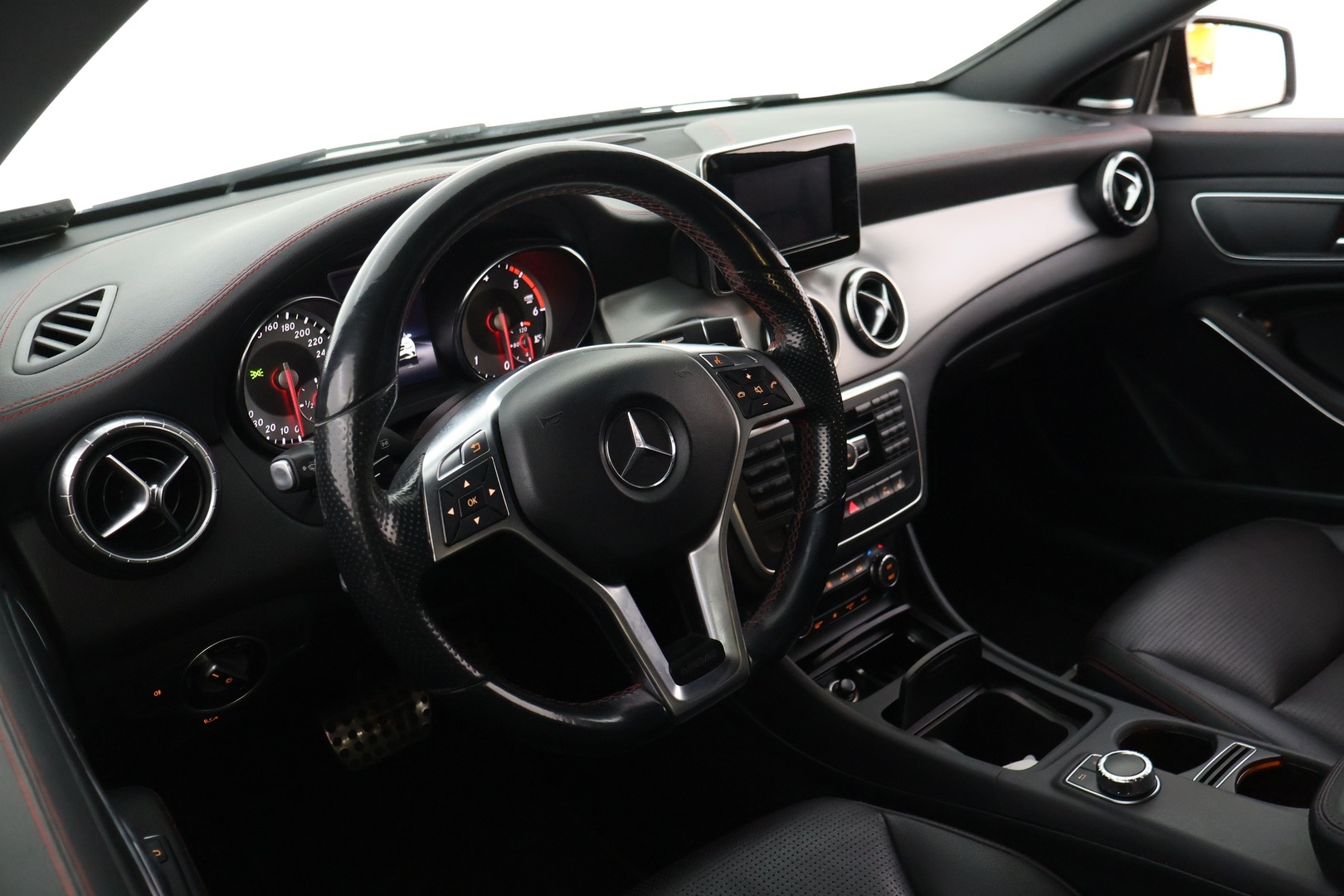 MERCEDES-BENZ CLA 2014