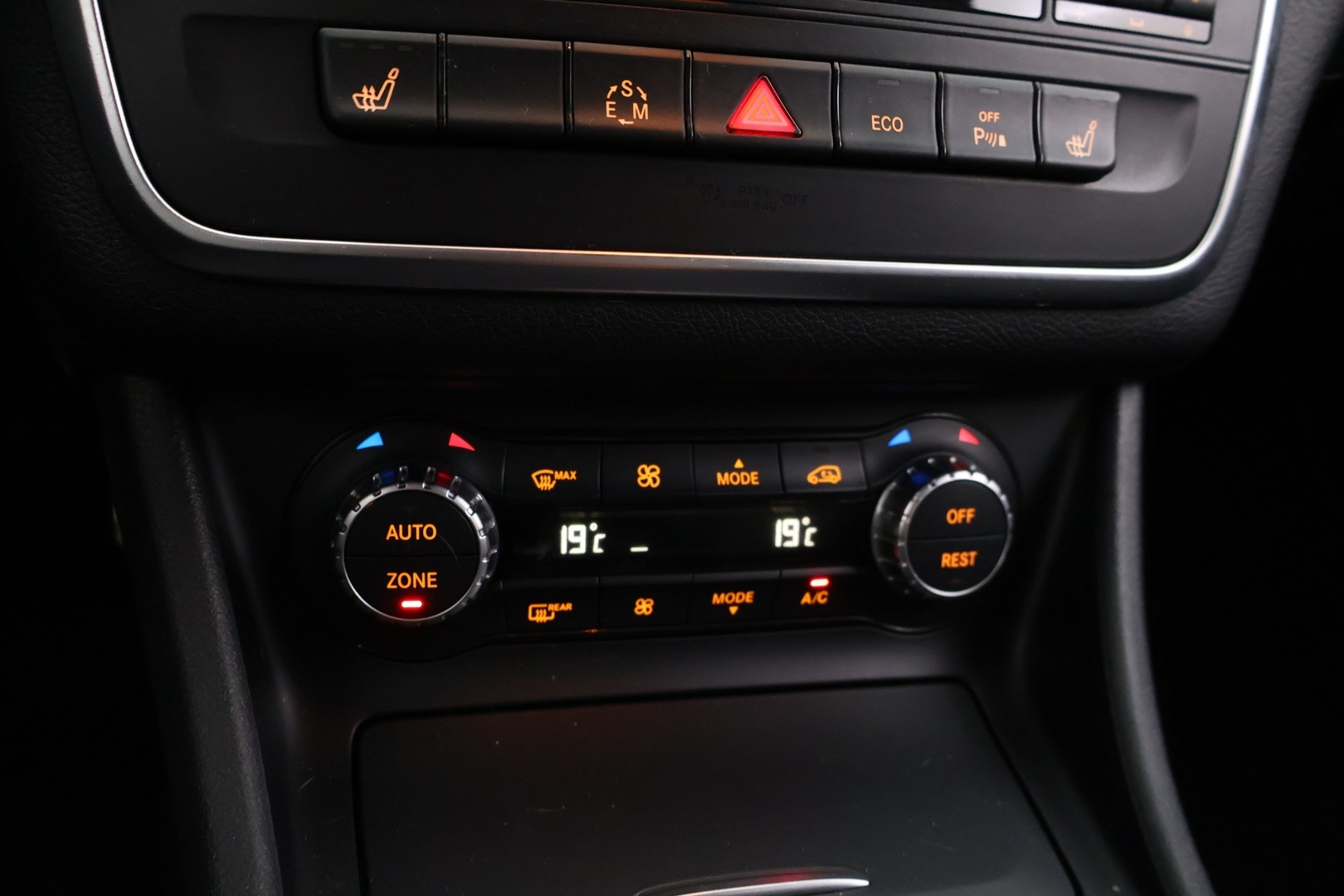 MERCEDES-BENZ CLA 2014