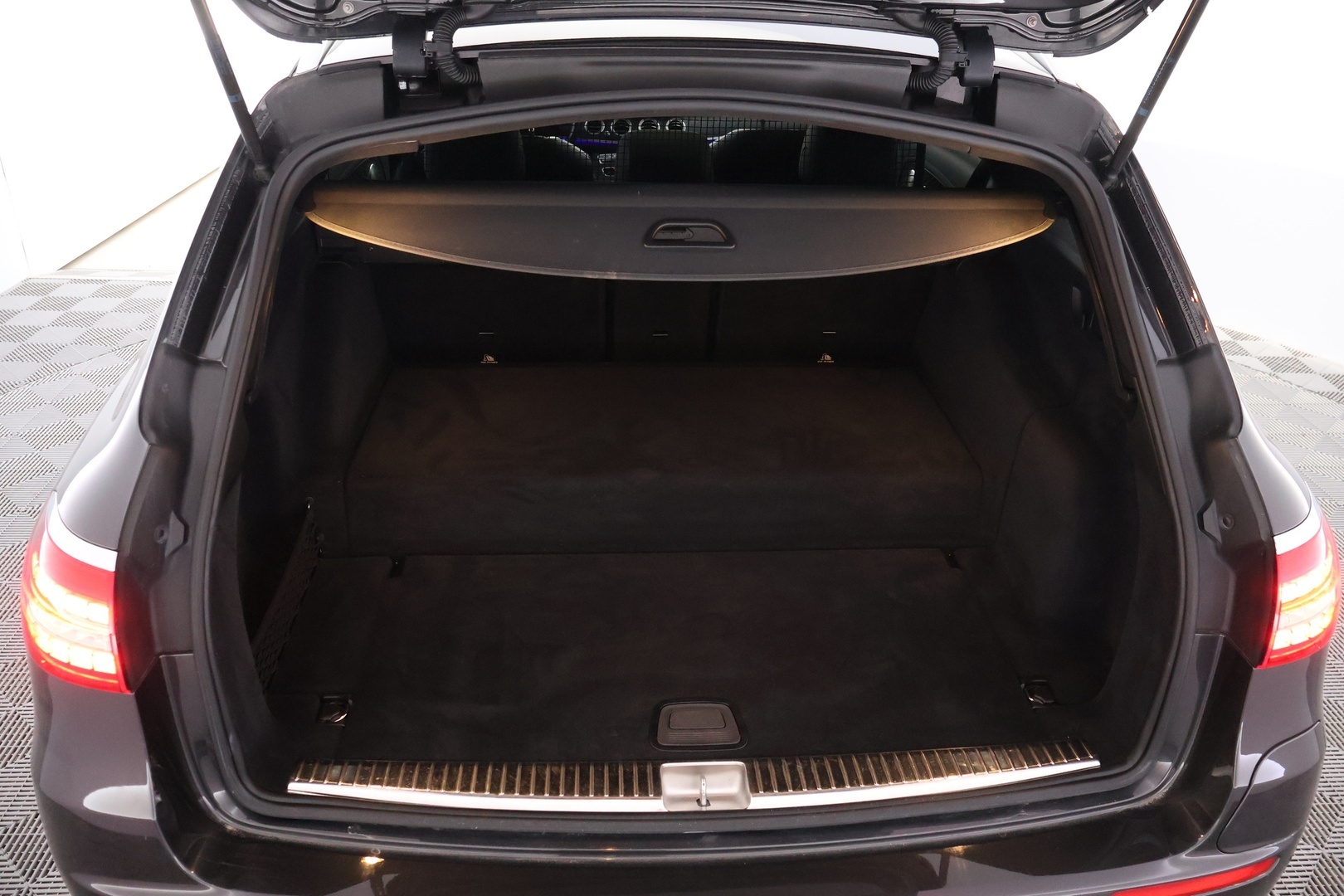 MERCEDES-BENZ E 2021