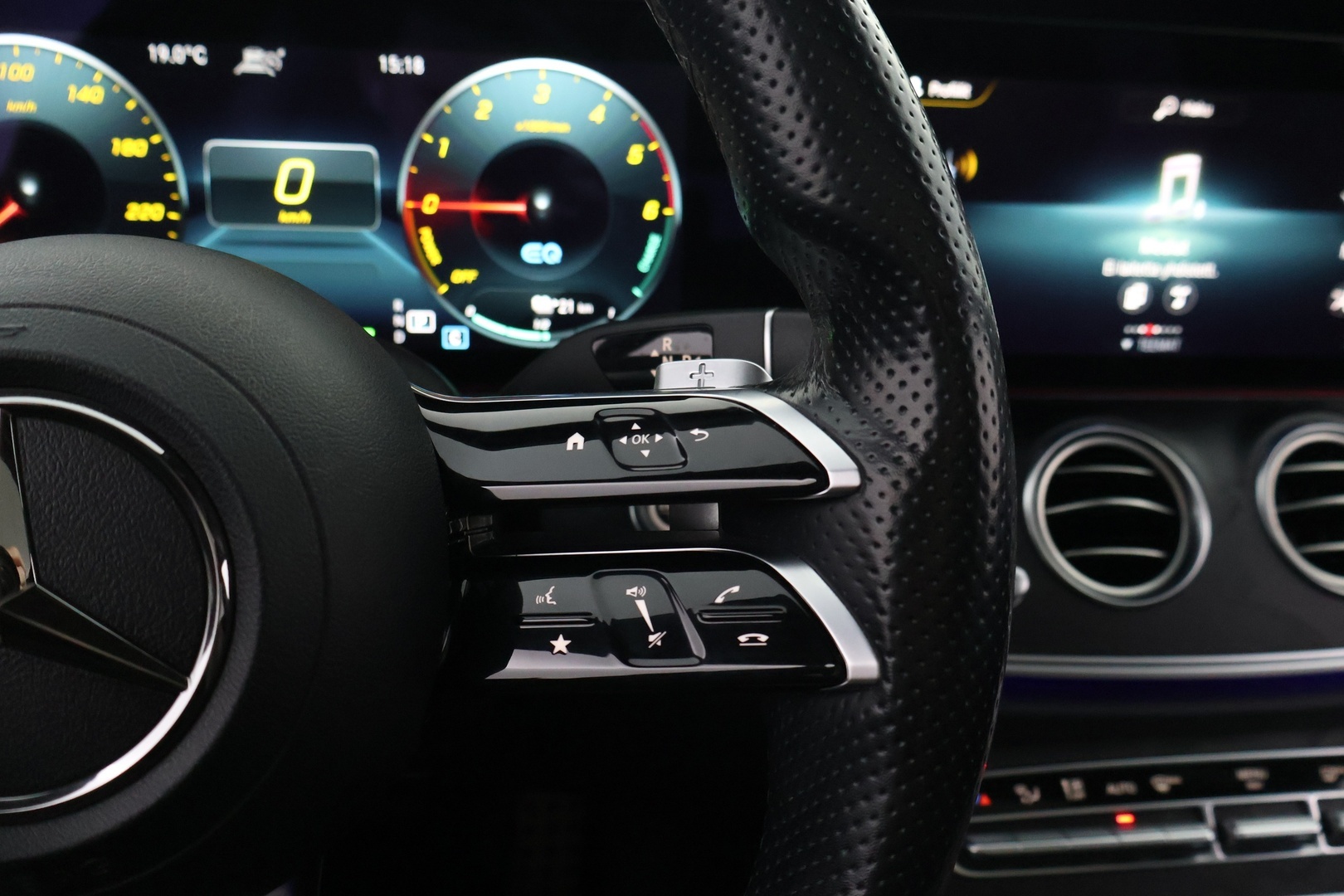 MERCEDES-BENZ E 2021