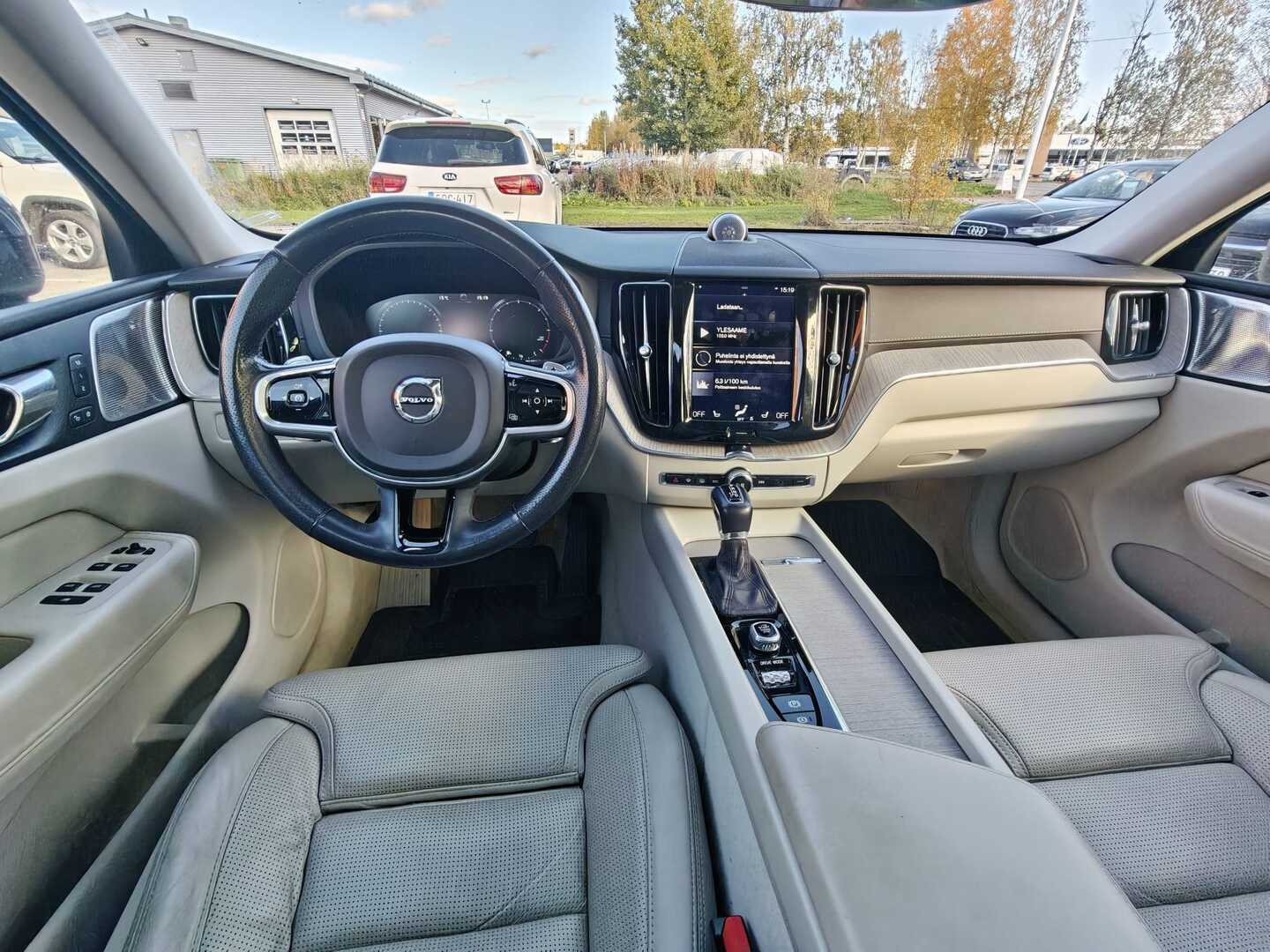 VOLVO XC60 2018