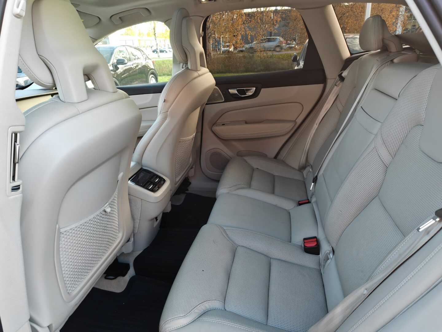VOLVO XC60 2018