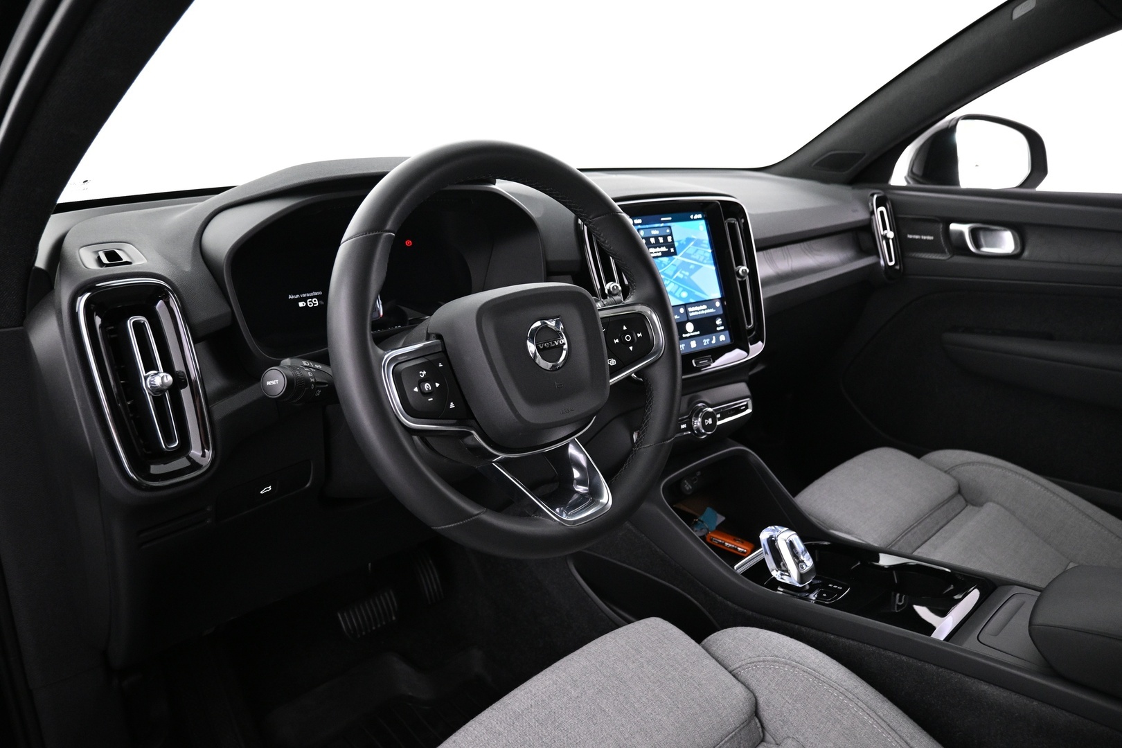 VOLVO C40 2024