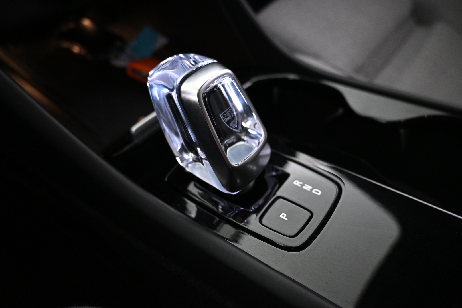 VOLVO C40 2024