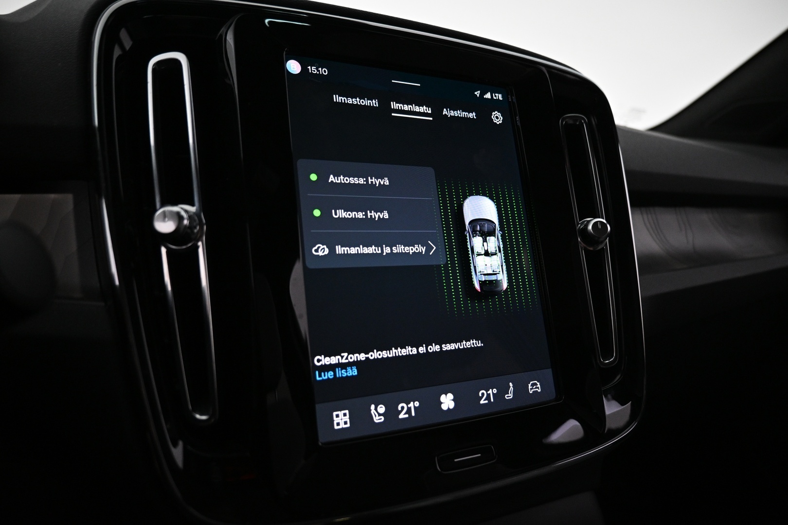 VOLVO C40 2024