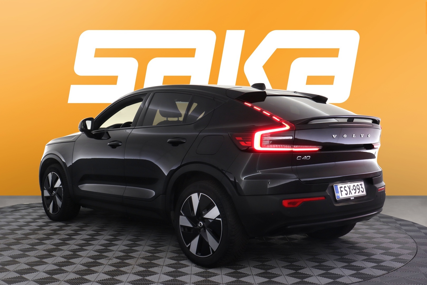 VOLVO C40 2024