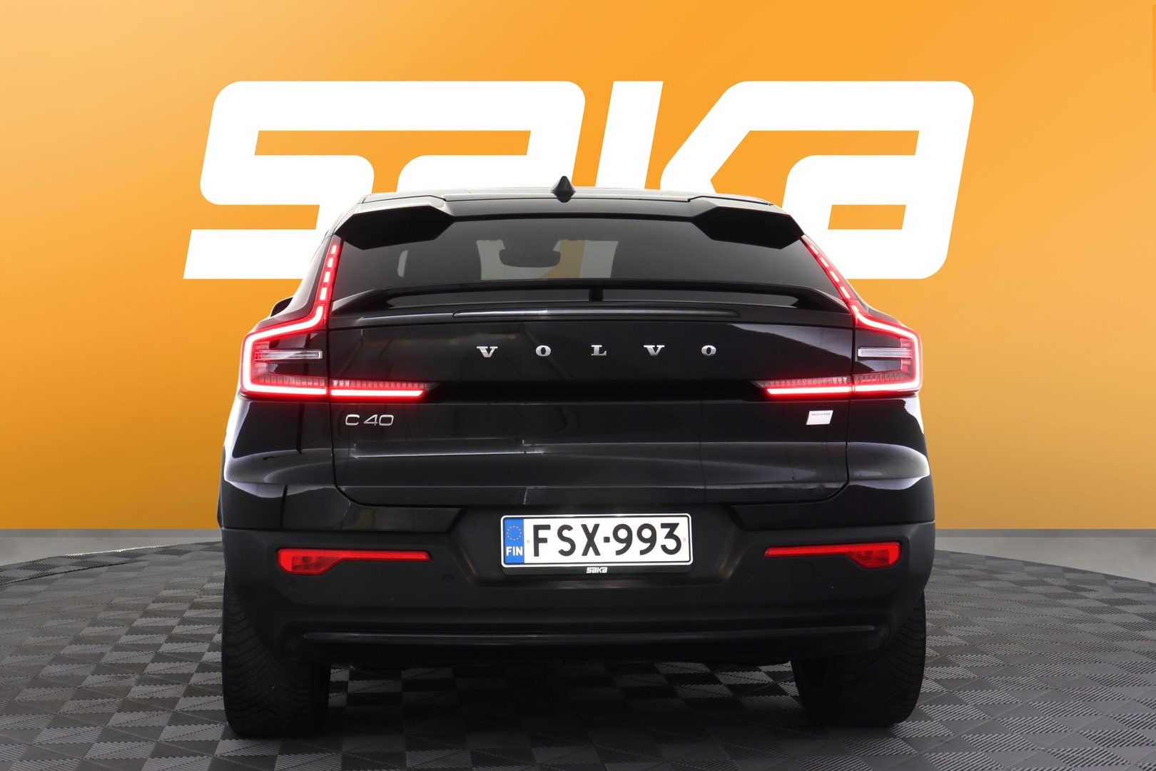 VOLVO C40 2024