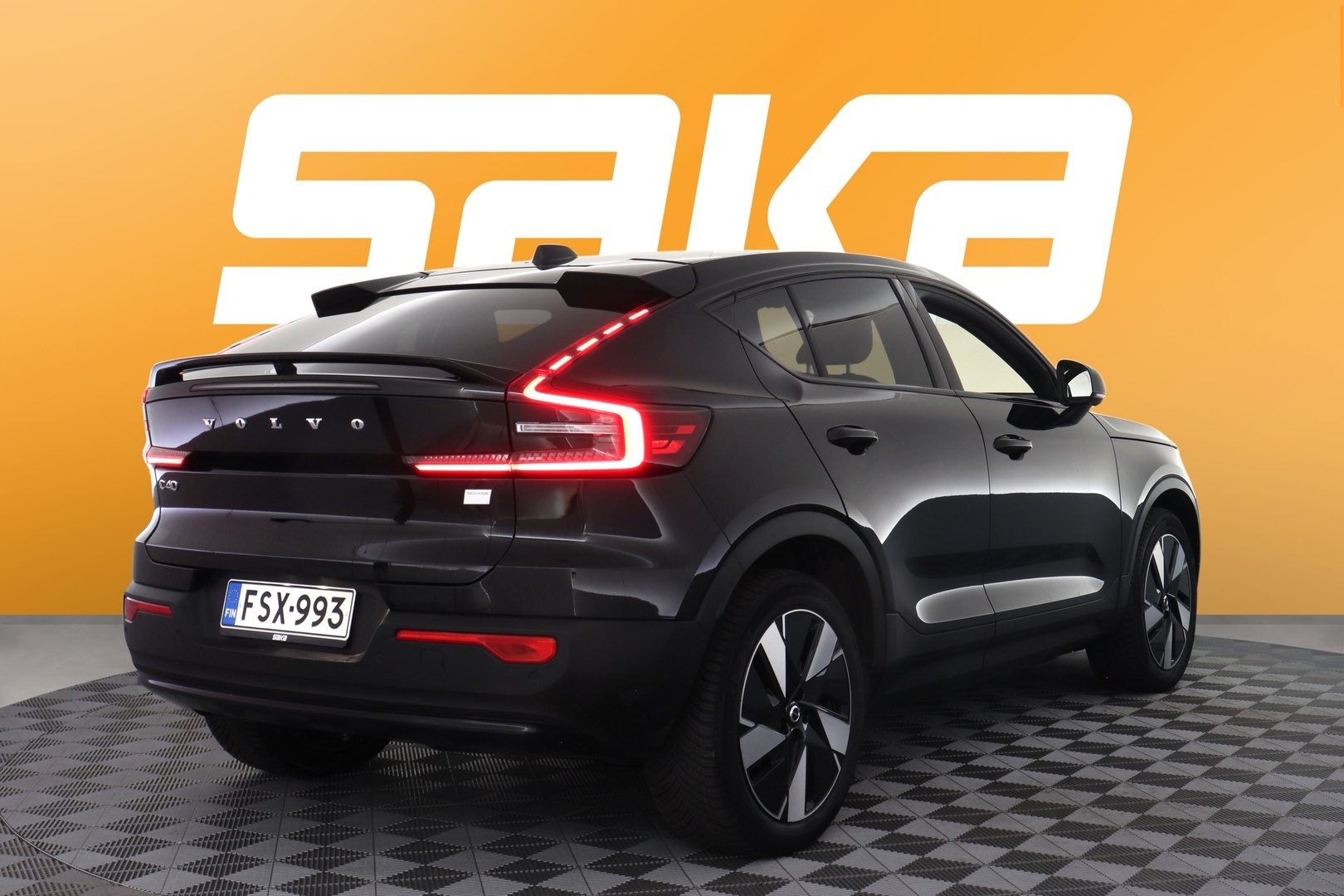 VOLVO C40 2024