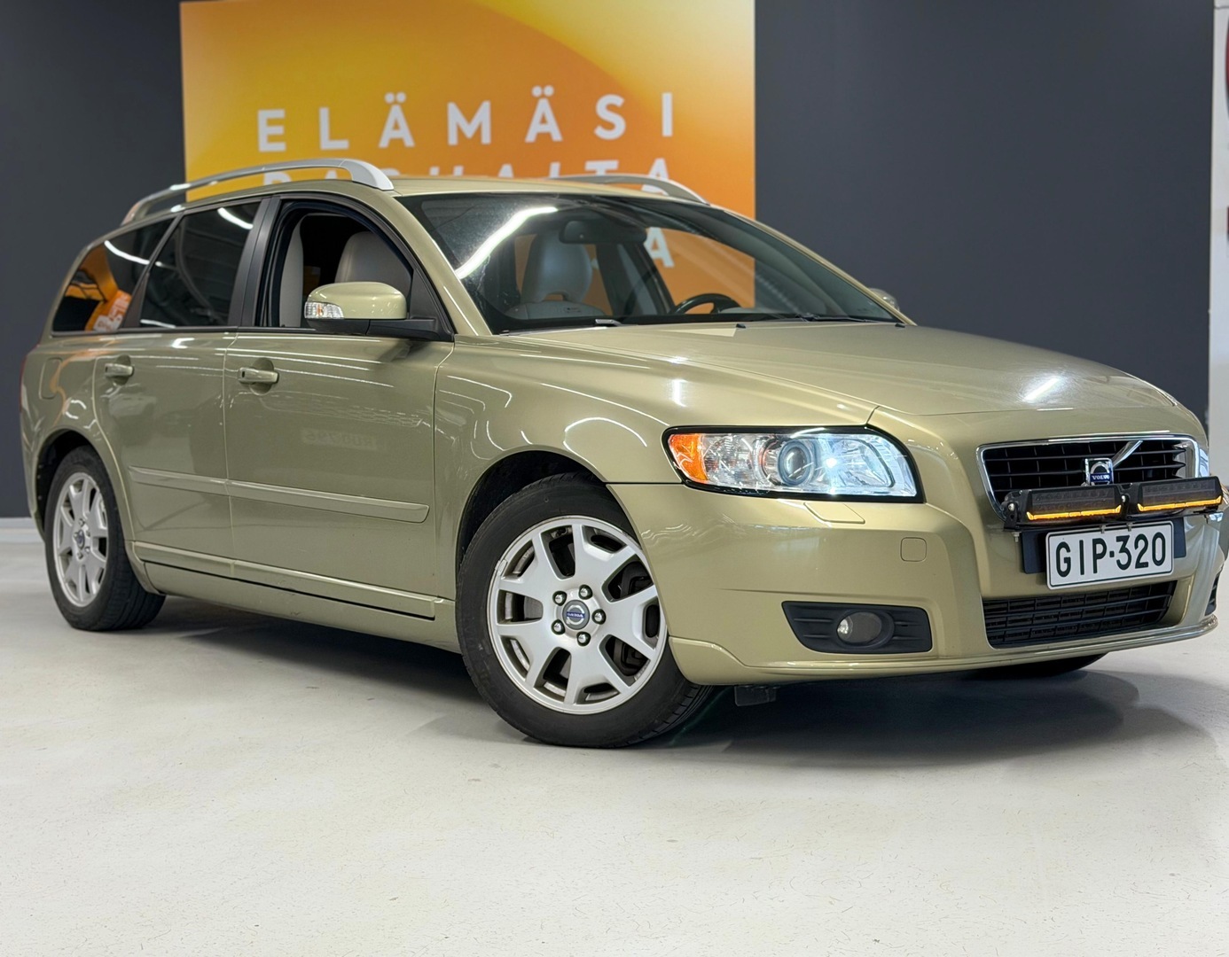 VOLVO V50 2009