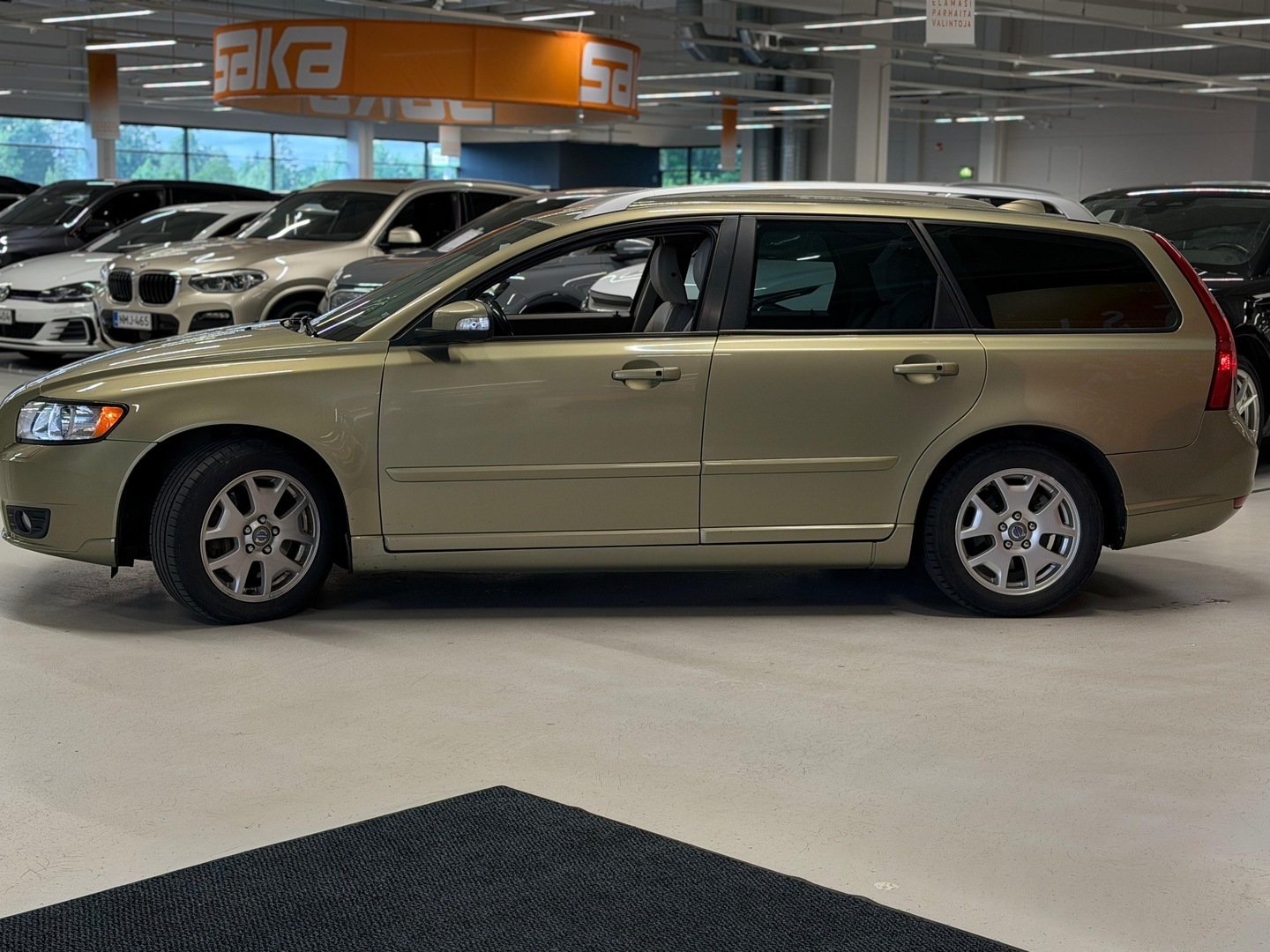 VOLVO V50 2009