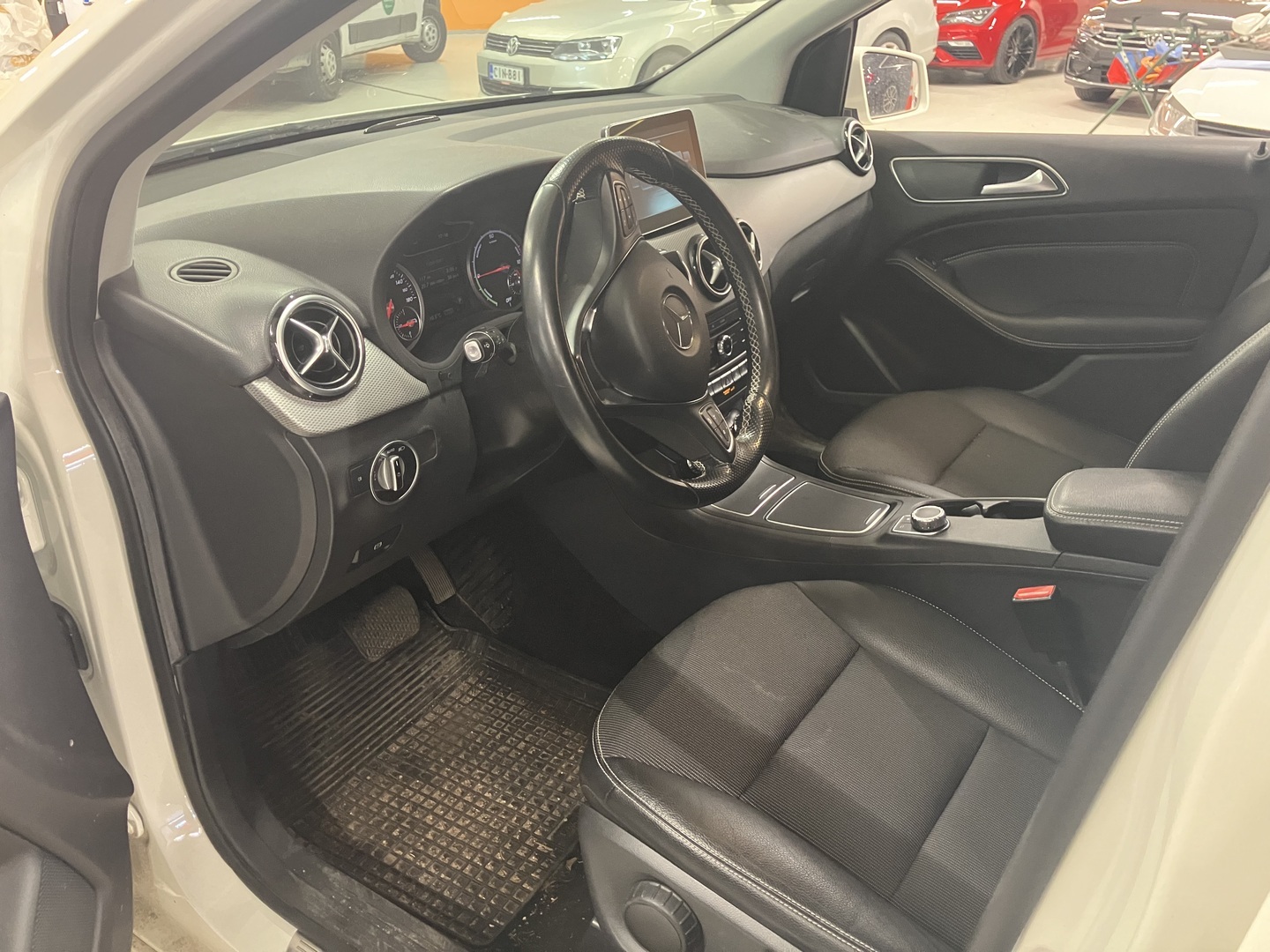 MERCEDES-BENZ B 2015