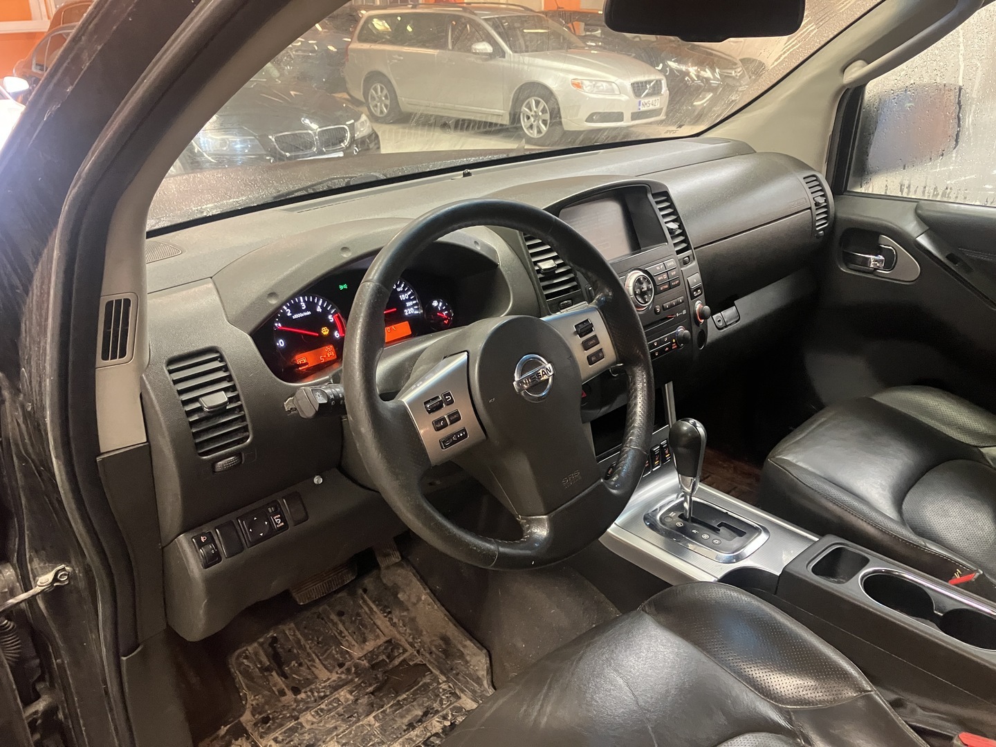 NISSAN Navara 2012