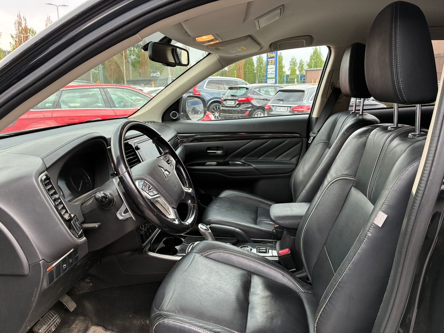 MITSUBISHI Outlander PHEV 2016