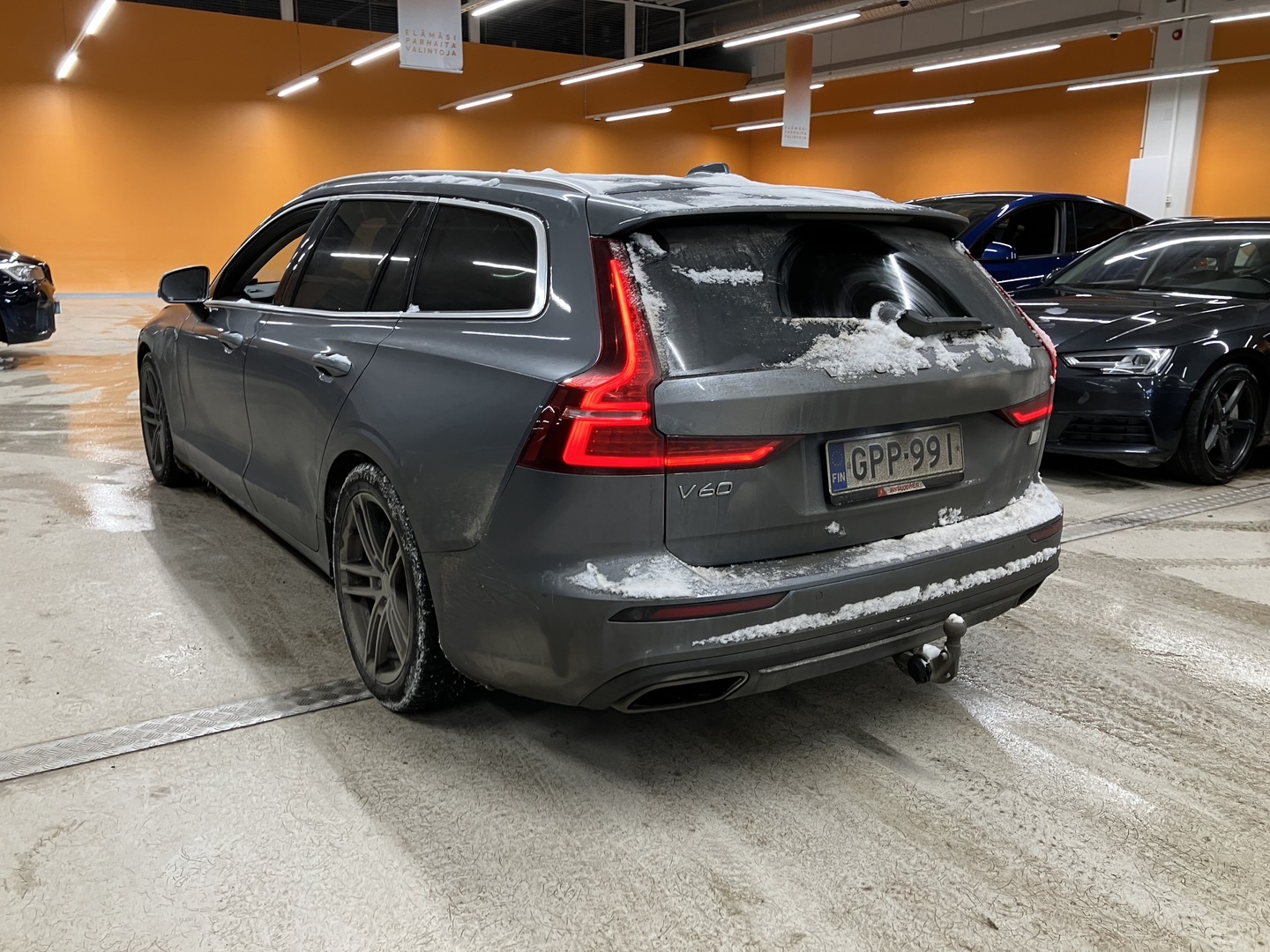 VOLVO V60 2021