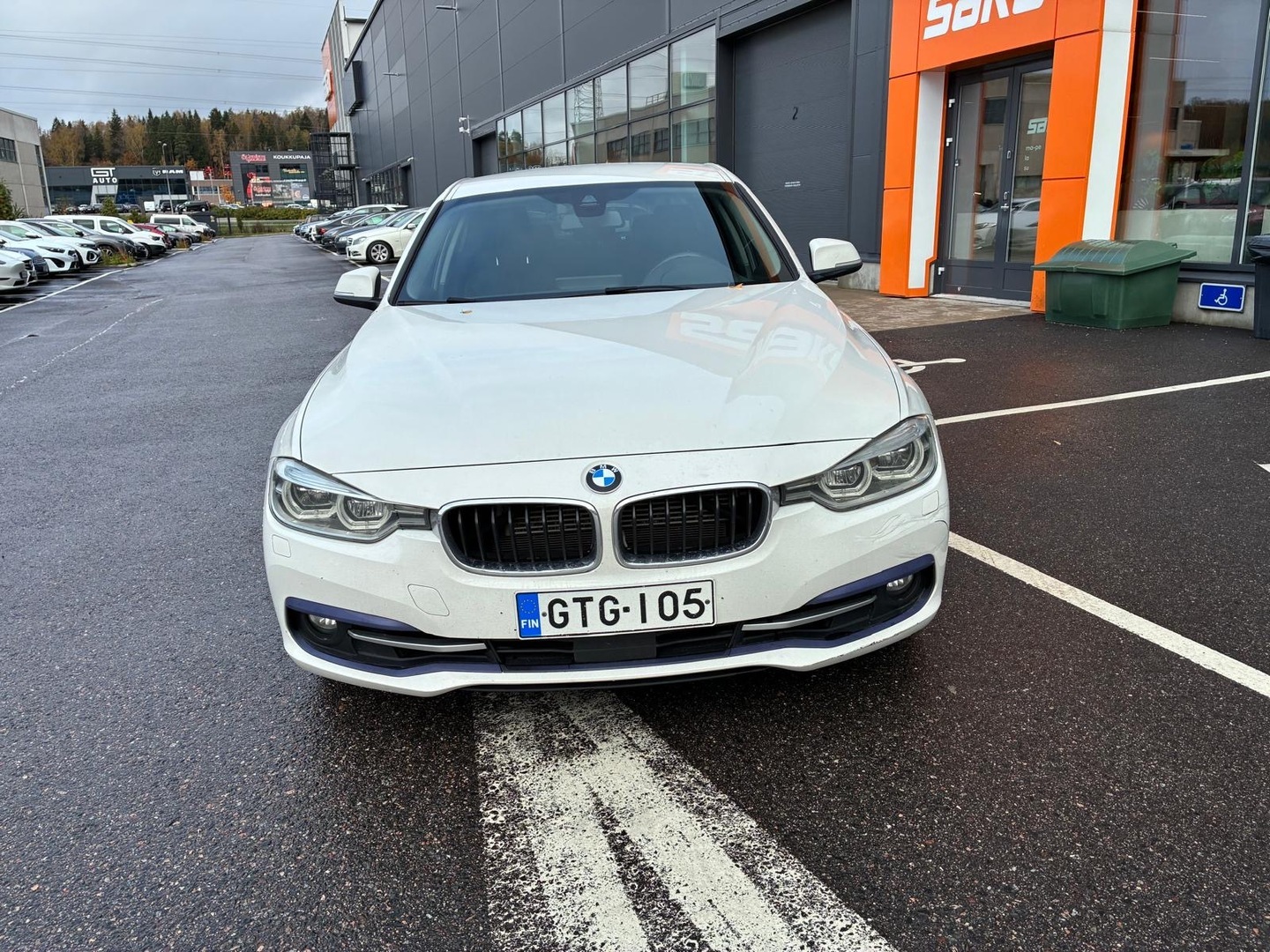 BMW 330 2016