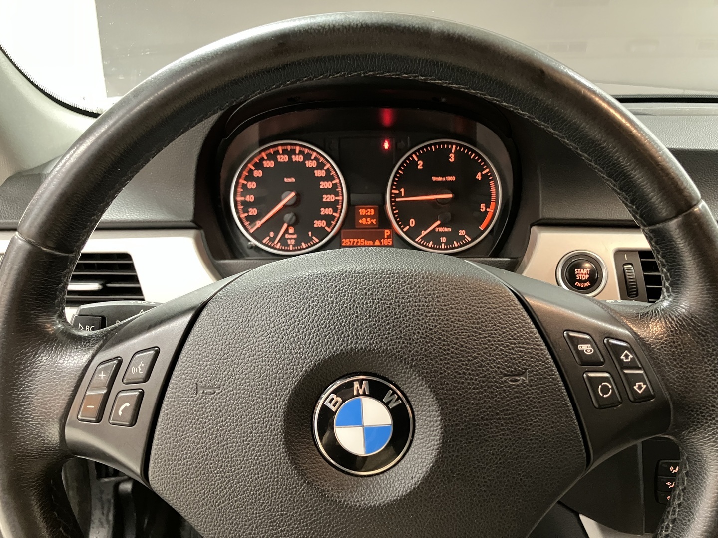 BMW 320 2009