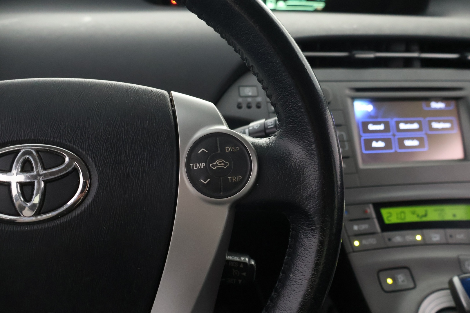 TOYOTA PRIUS PLUG-IN HYBRID 2013