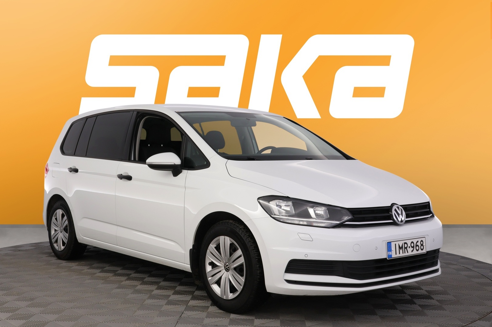 VOLKSWAGEN Touran 2016