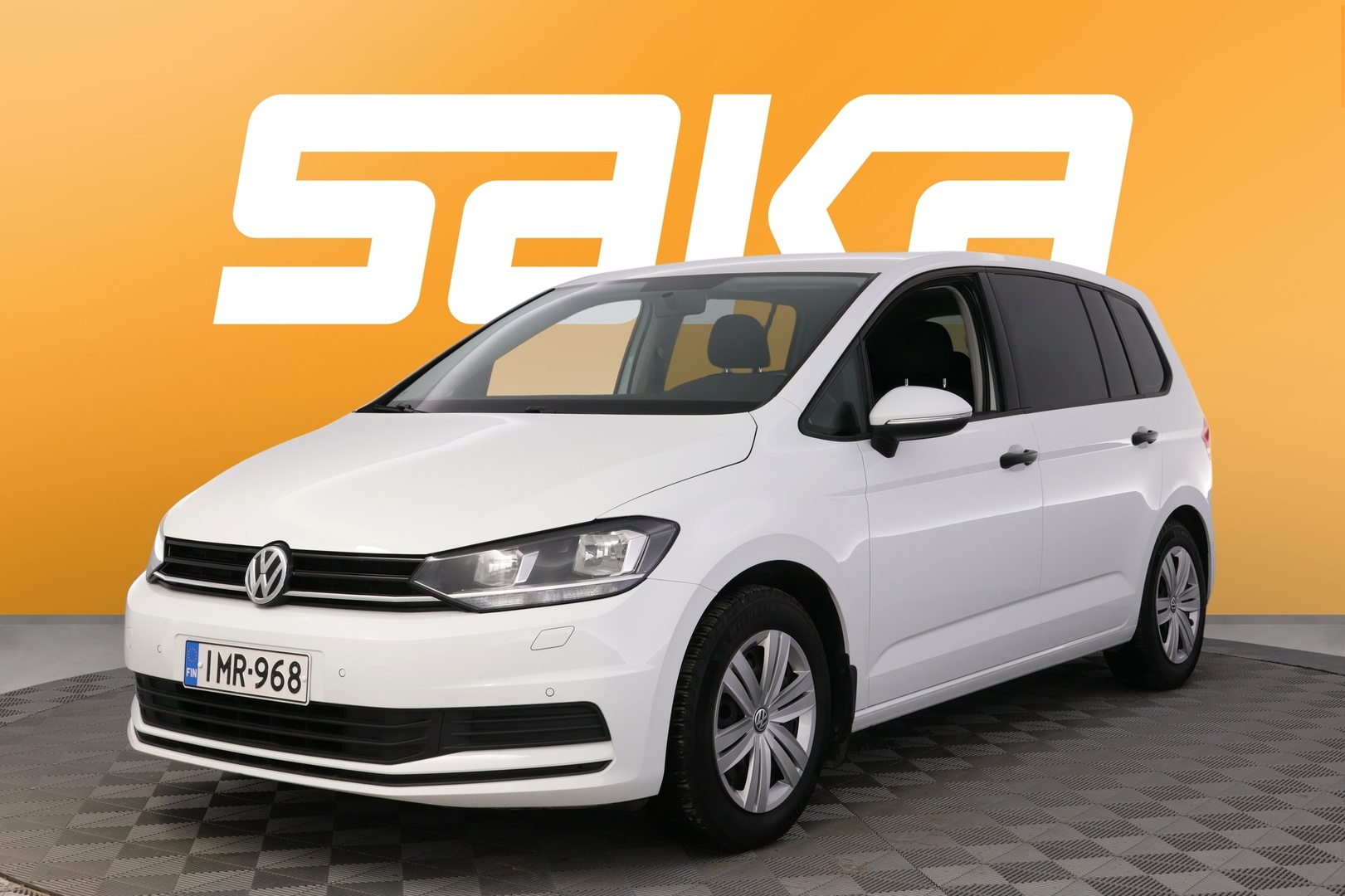 VOLKSWAGEN Touran 2016