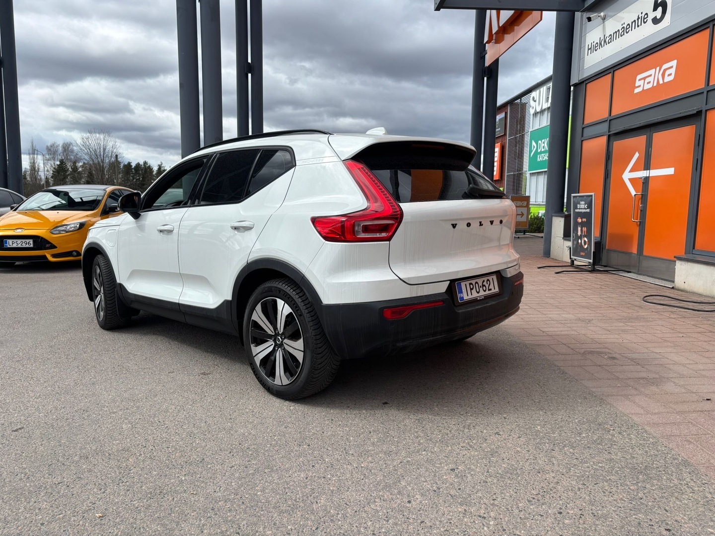VOLVO XC40 2023
