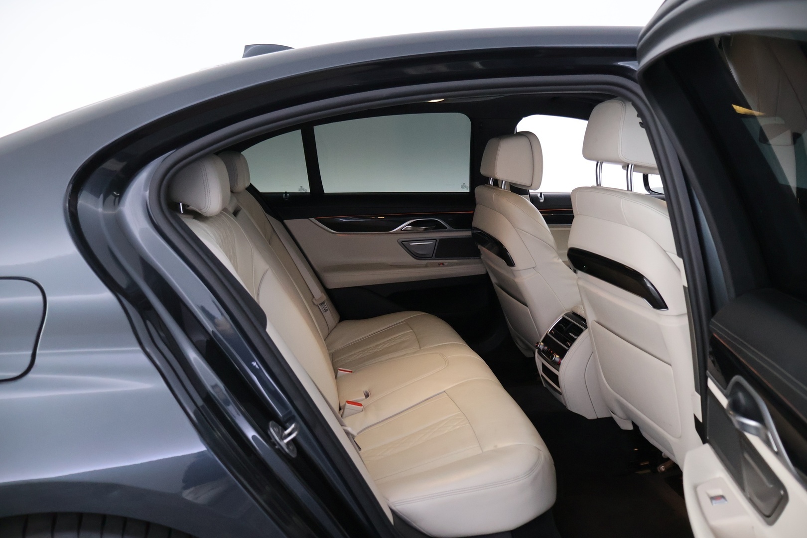 BMW 730 2016