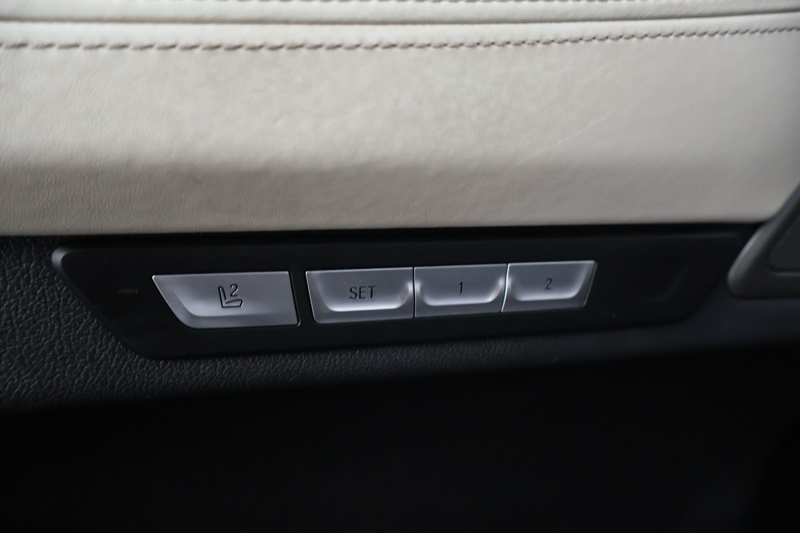 BMW 730 2016