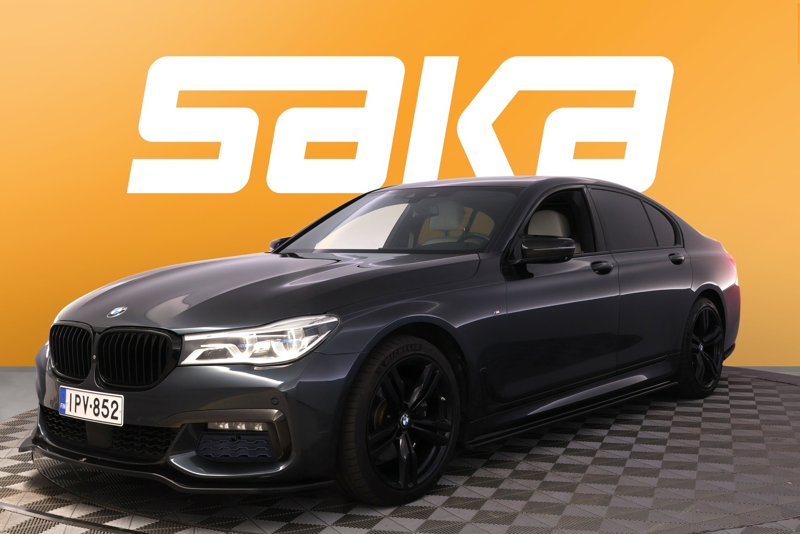 BMW 730 2016
