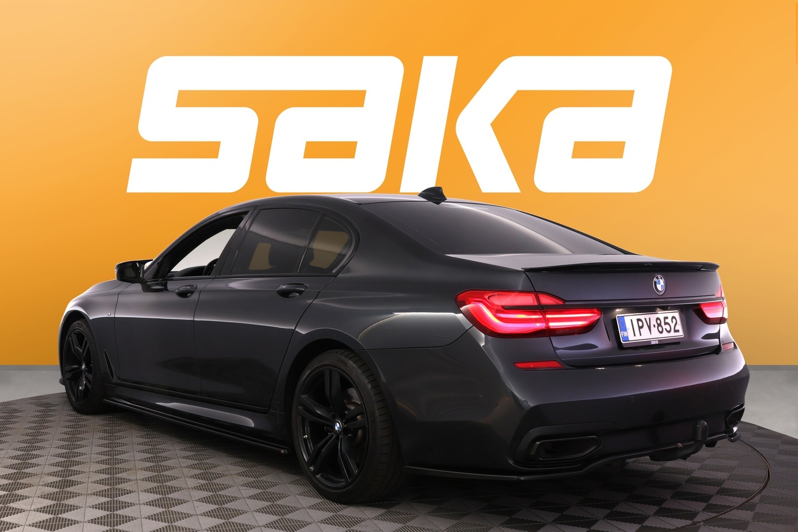 BMW 730 2016