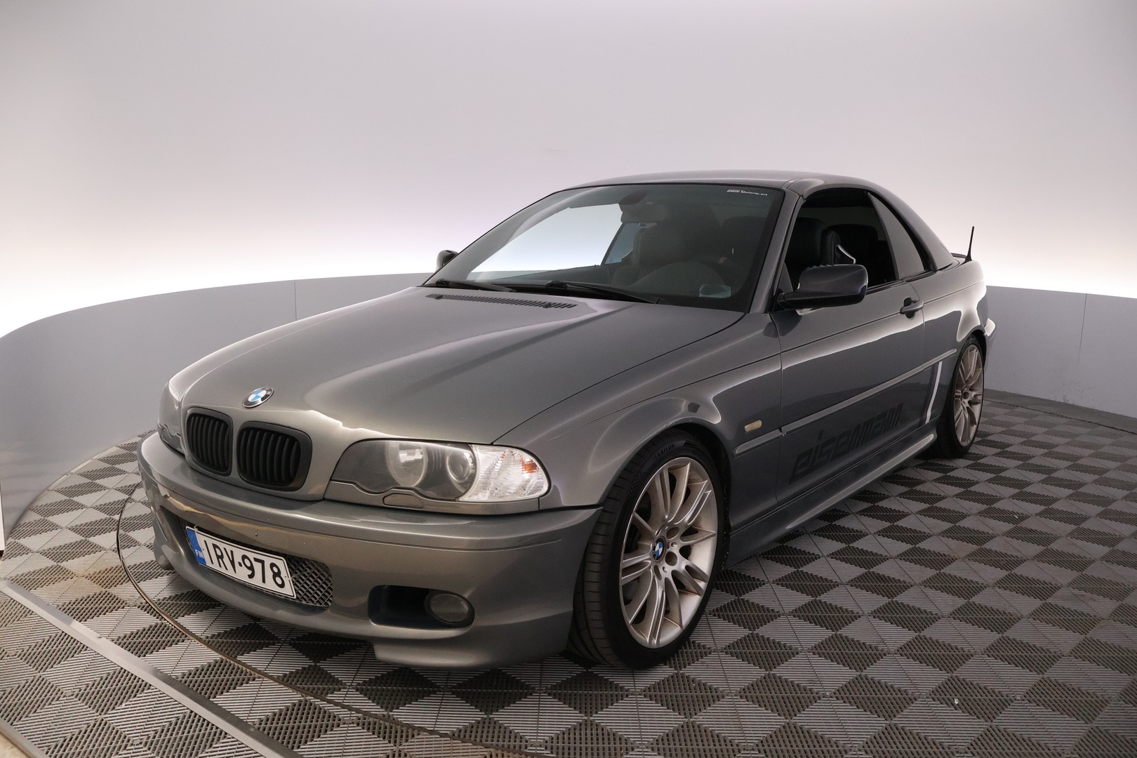 BMW 325 2002