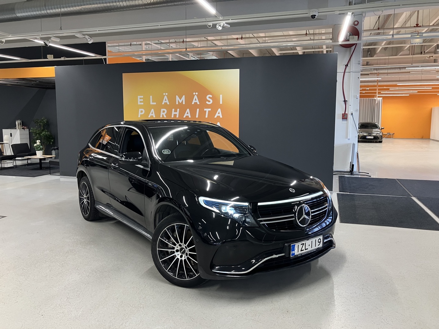 MERCEDES-BENZ EQC 2021