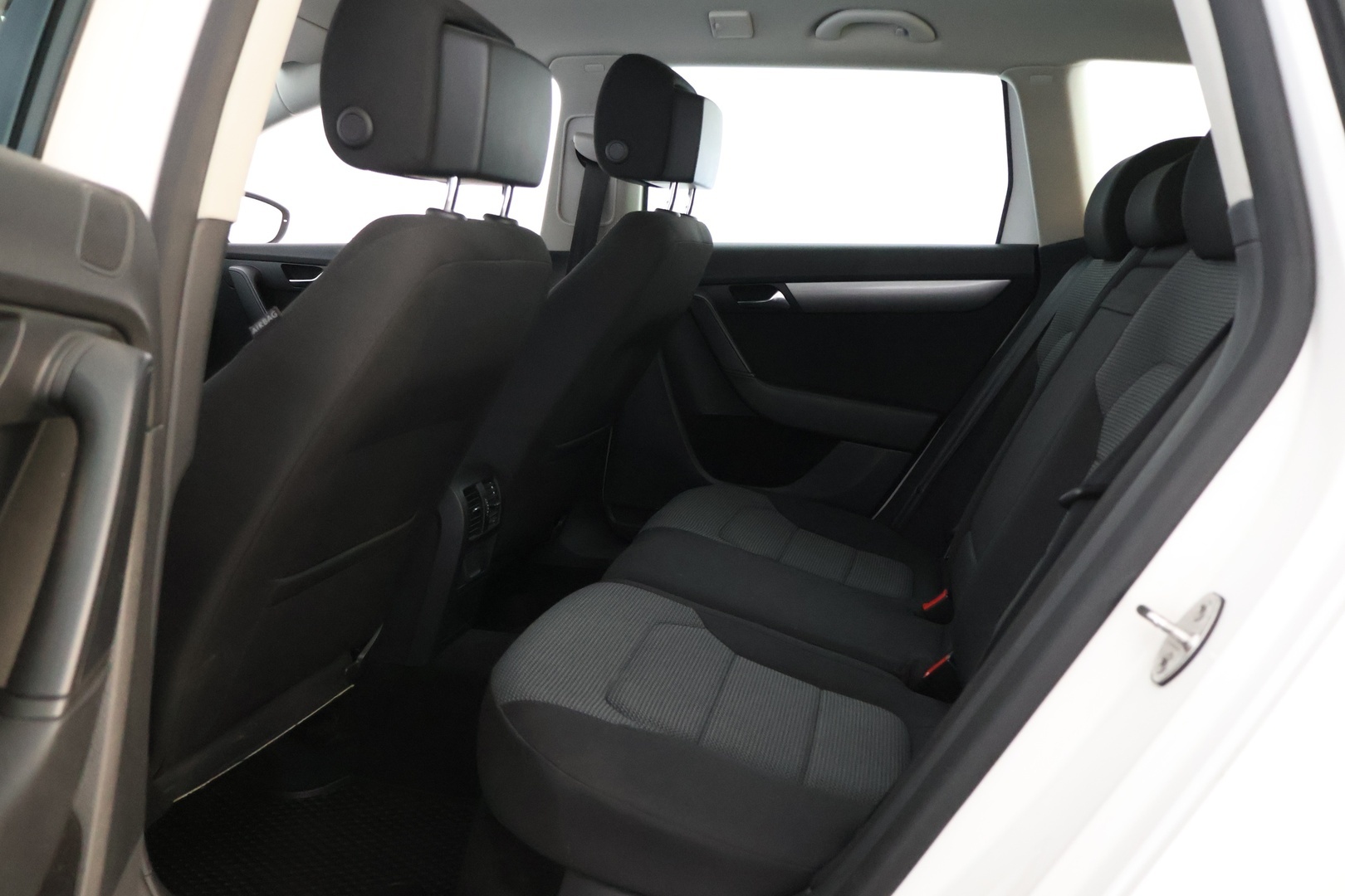 VOLKSWAGEN Passat 2011