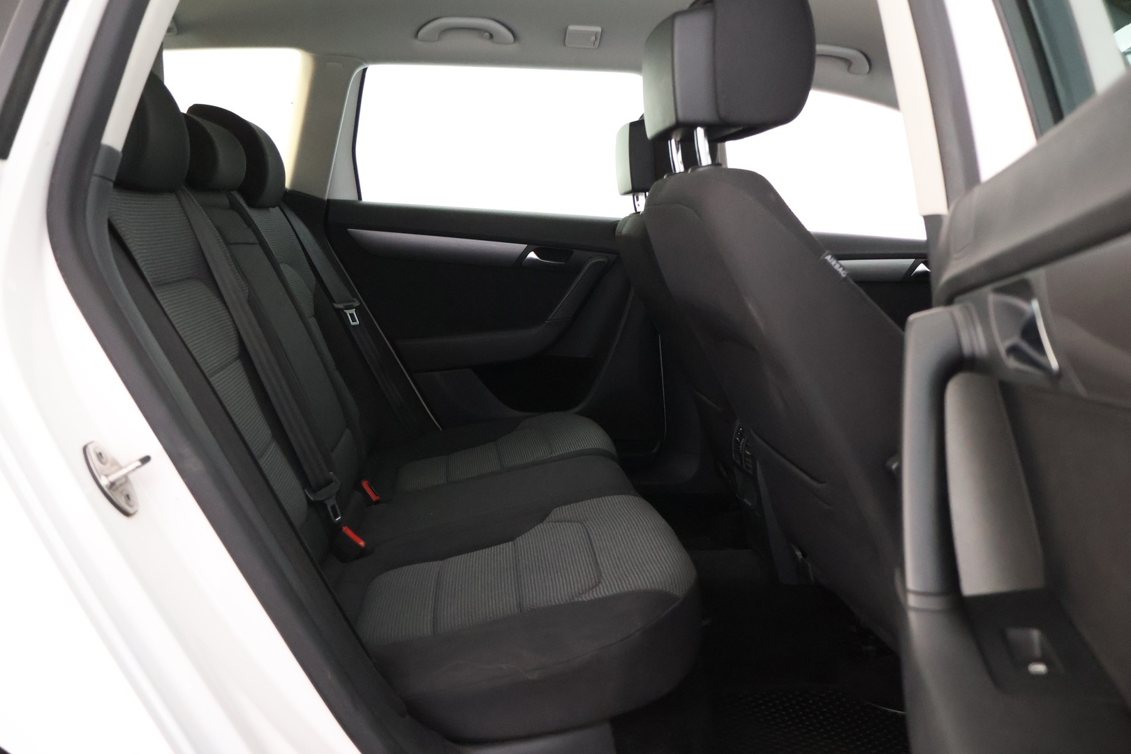 VOLKSWAGEN Passat 2011