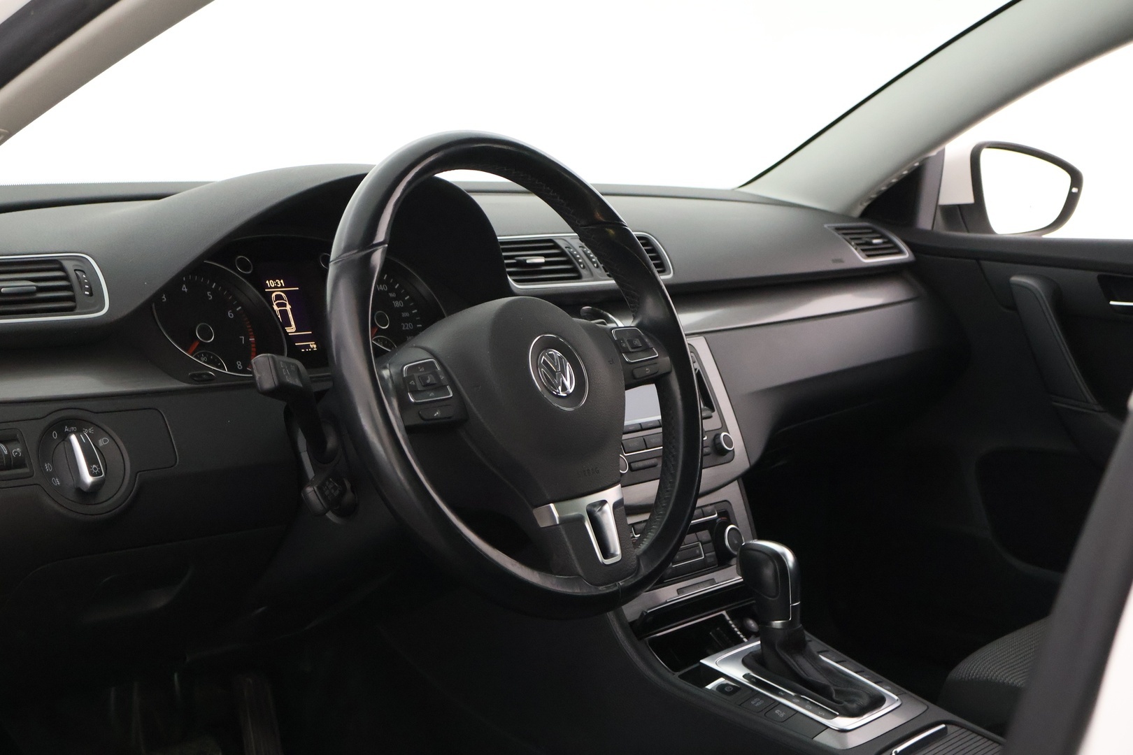 VOLKSWAGEN Passat 2011