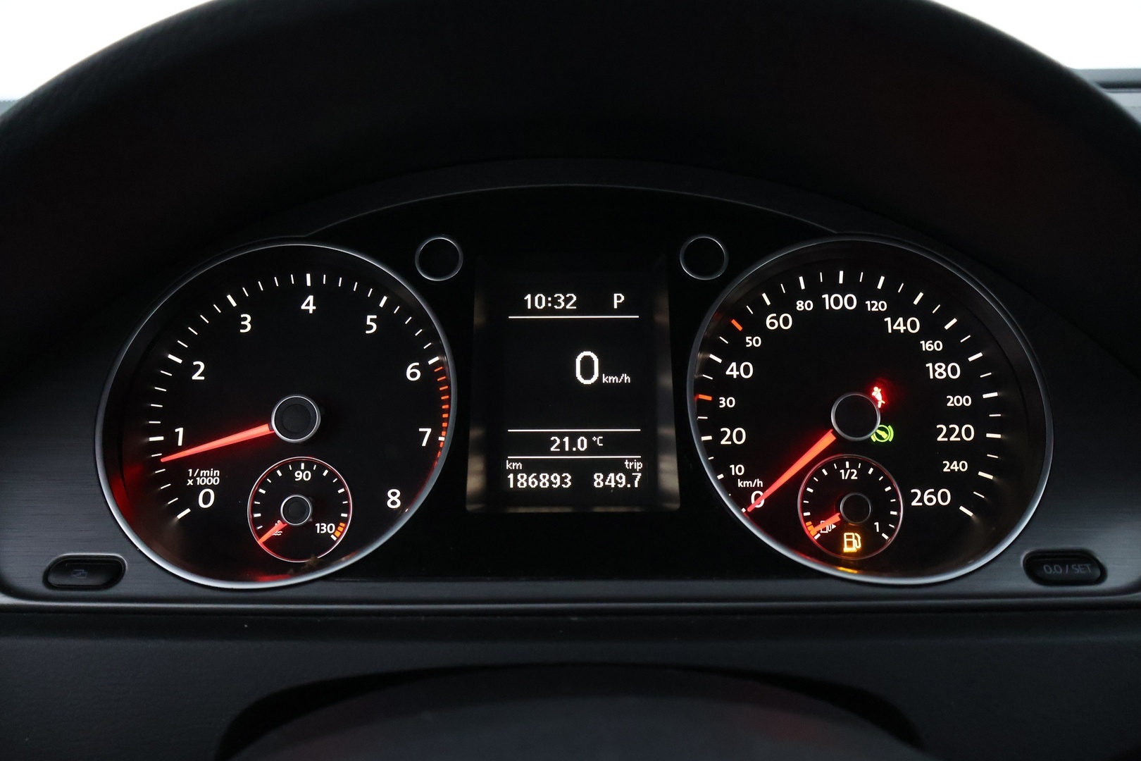VOLKSWAGEN Passat 2011