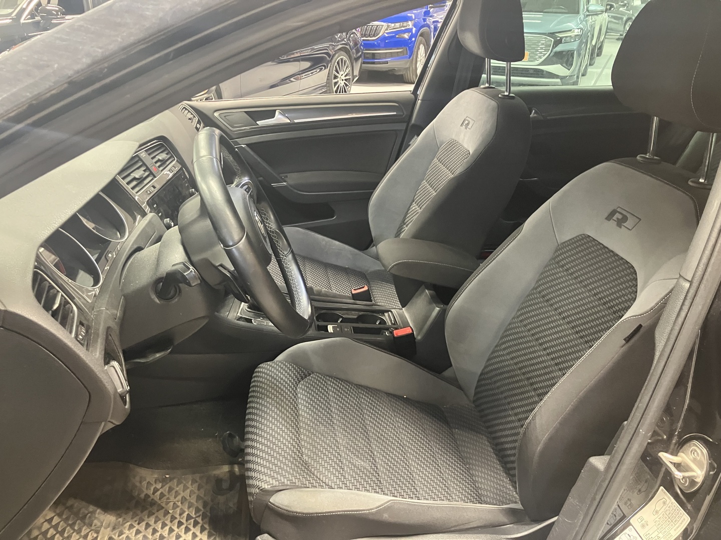 VOLKSWAGEN Golf 2019