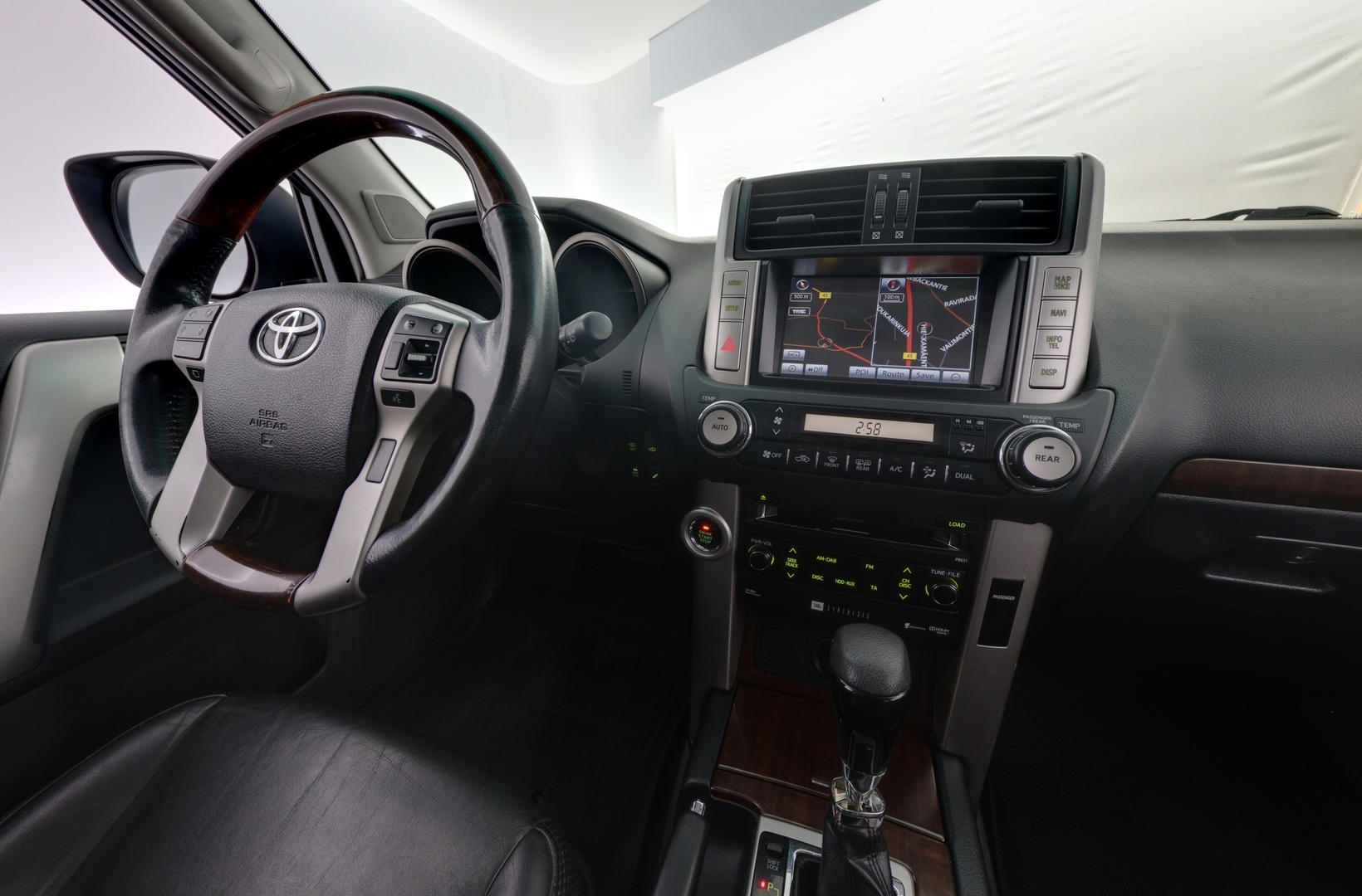 TOYOTA Land Cruiser 2012