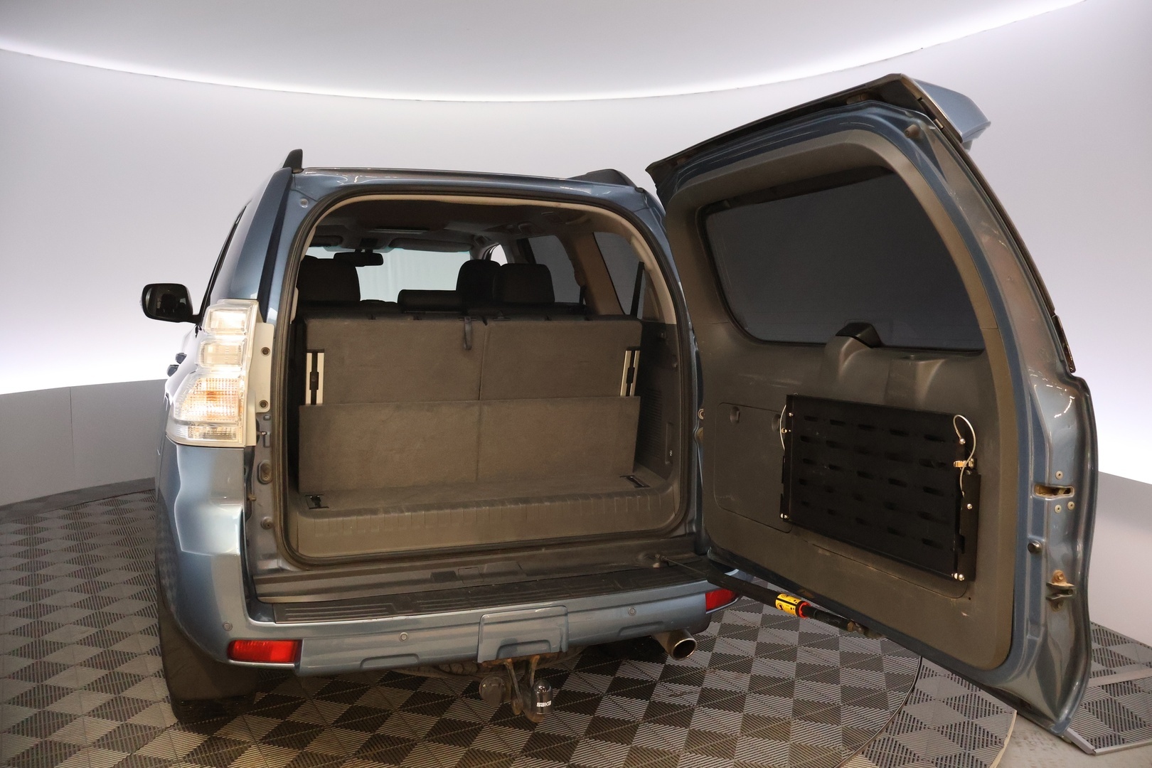 TOYOTA Land Cruiser 2012