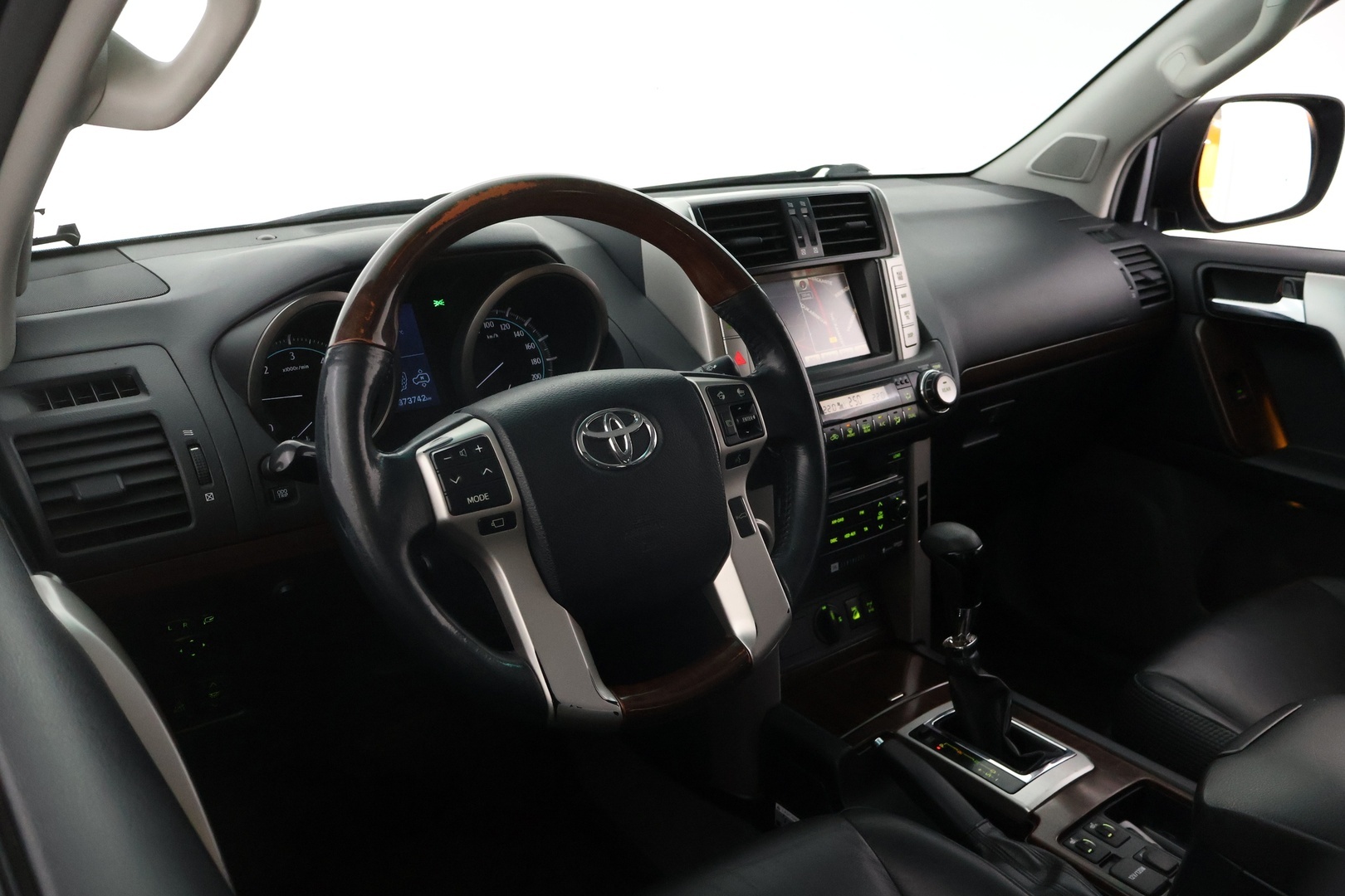 TOYOTA Land Cruiser 2012