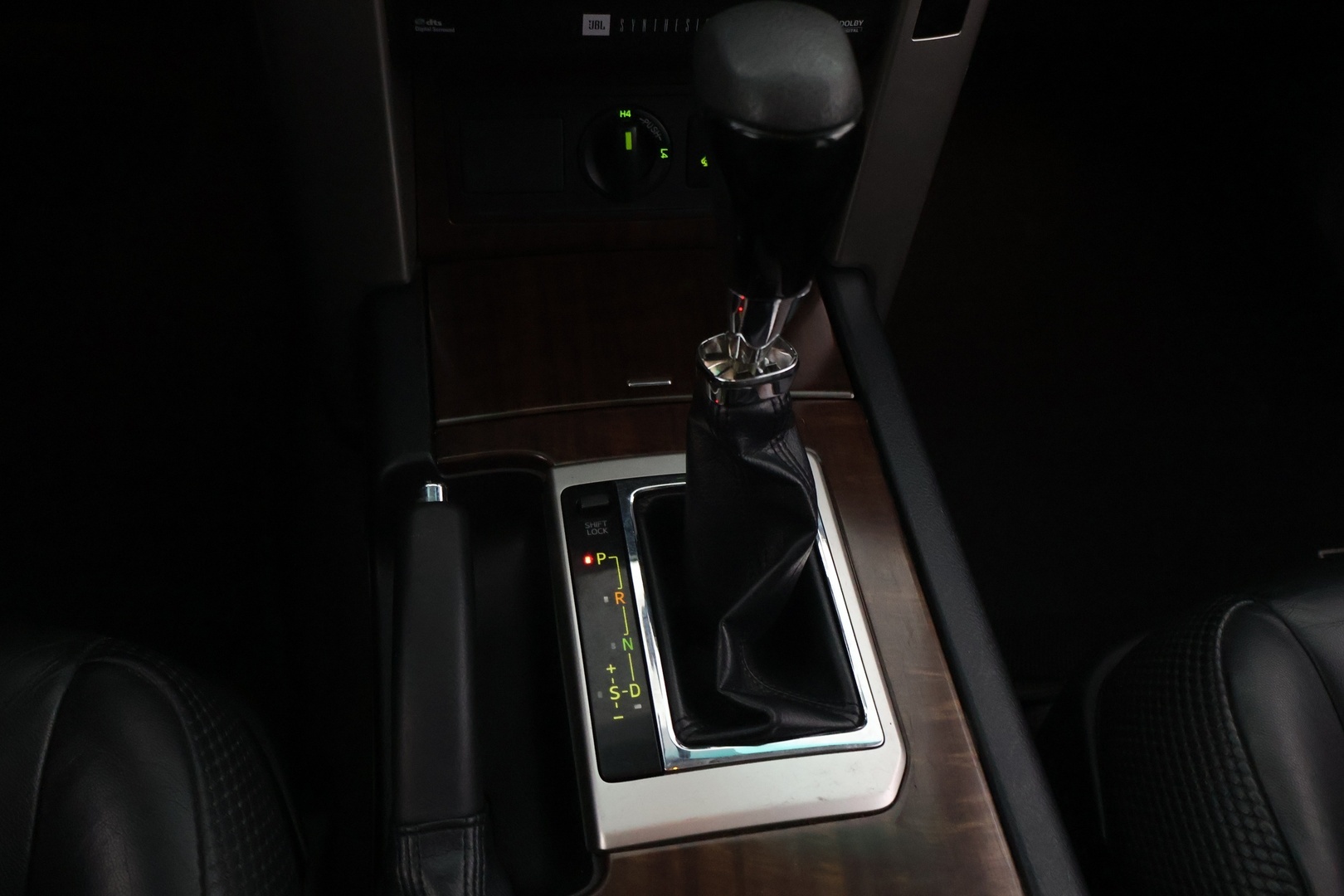 TOYOTA Land Cruiser 2012