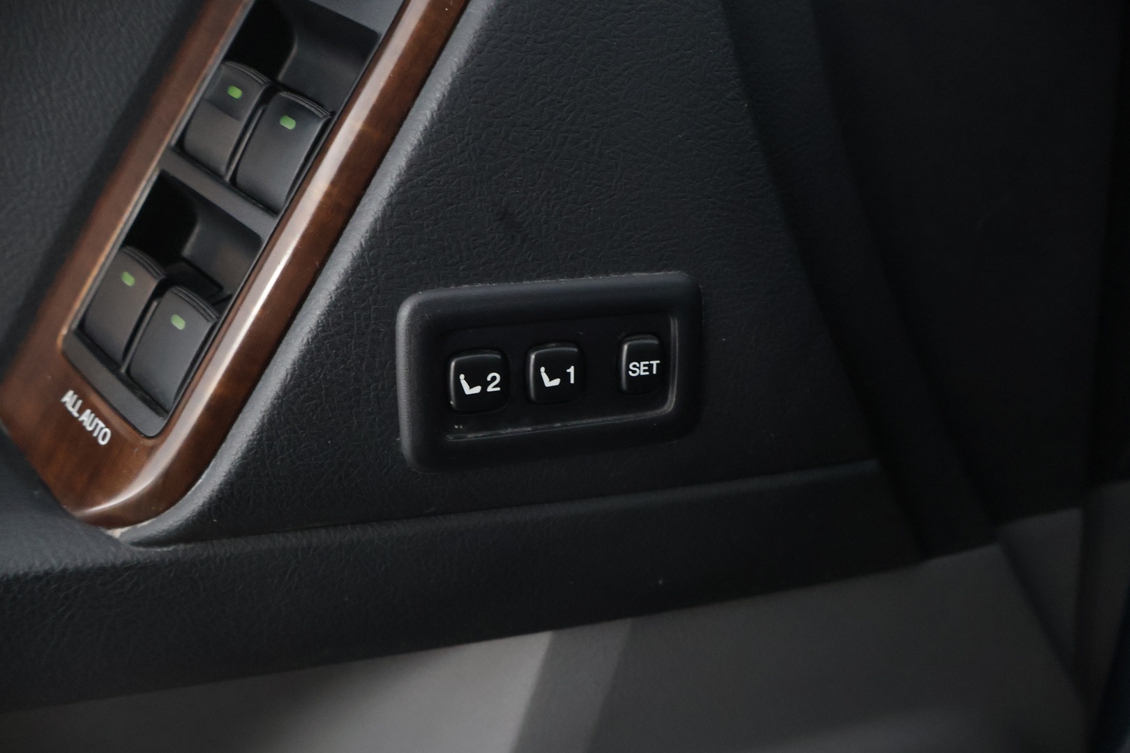 TOYOTA Land Cruiser 2012