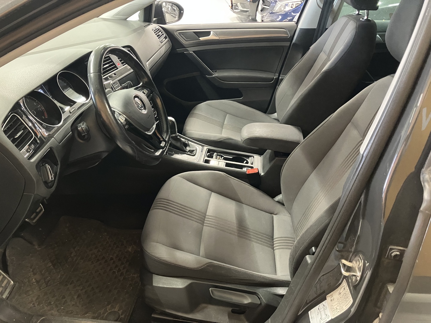 VOLKSWAGEN Golf 2017