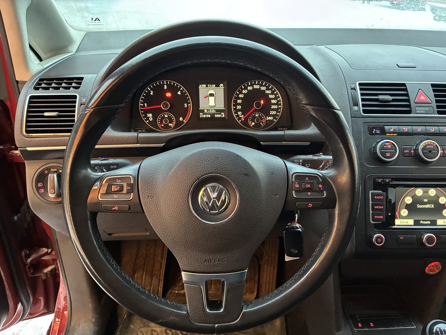 VOLKSWAGEN Touran 2014