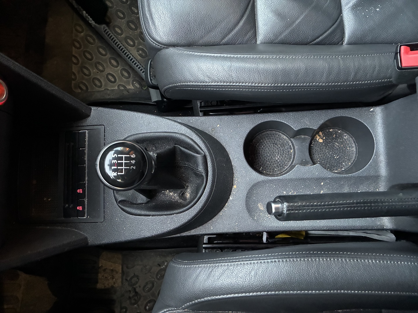 VOLKSWAGEN Touran 2014