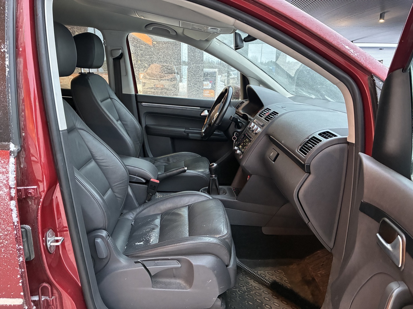 VOLKSWAGEN Touran 2014