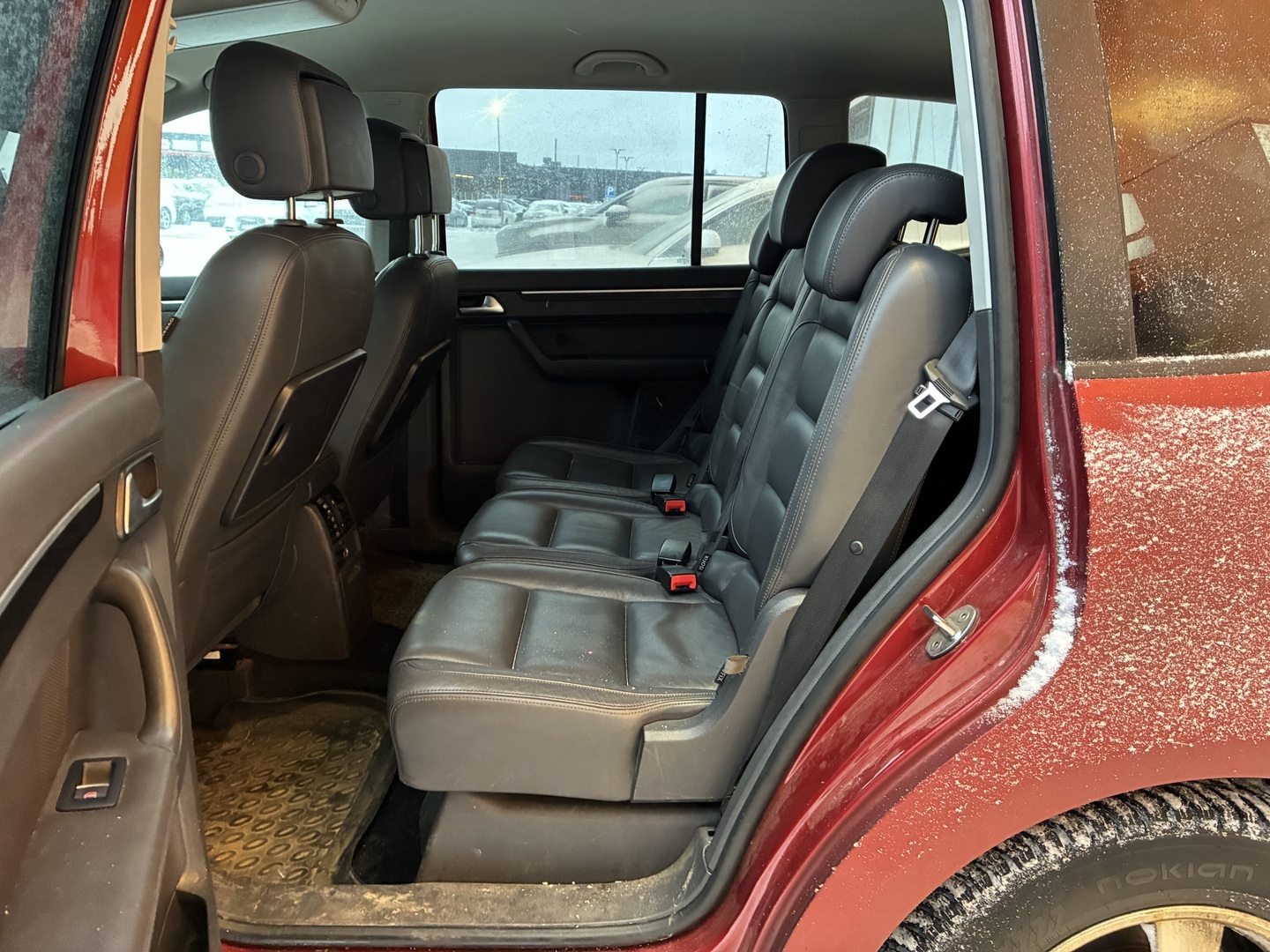 VOLKSWAGEN Touran 2014